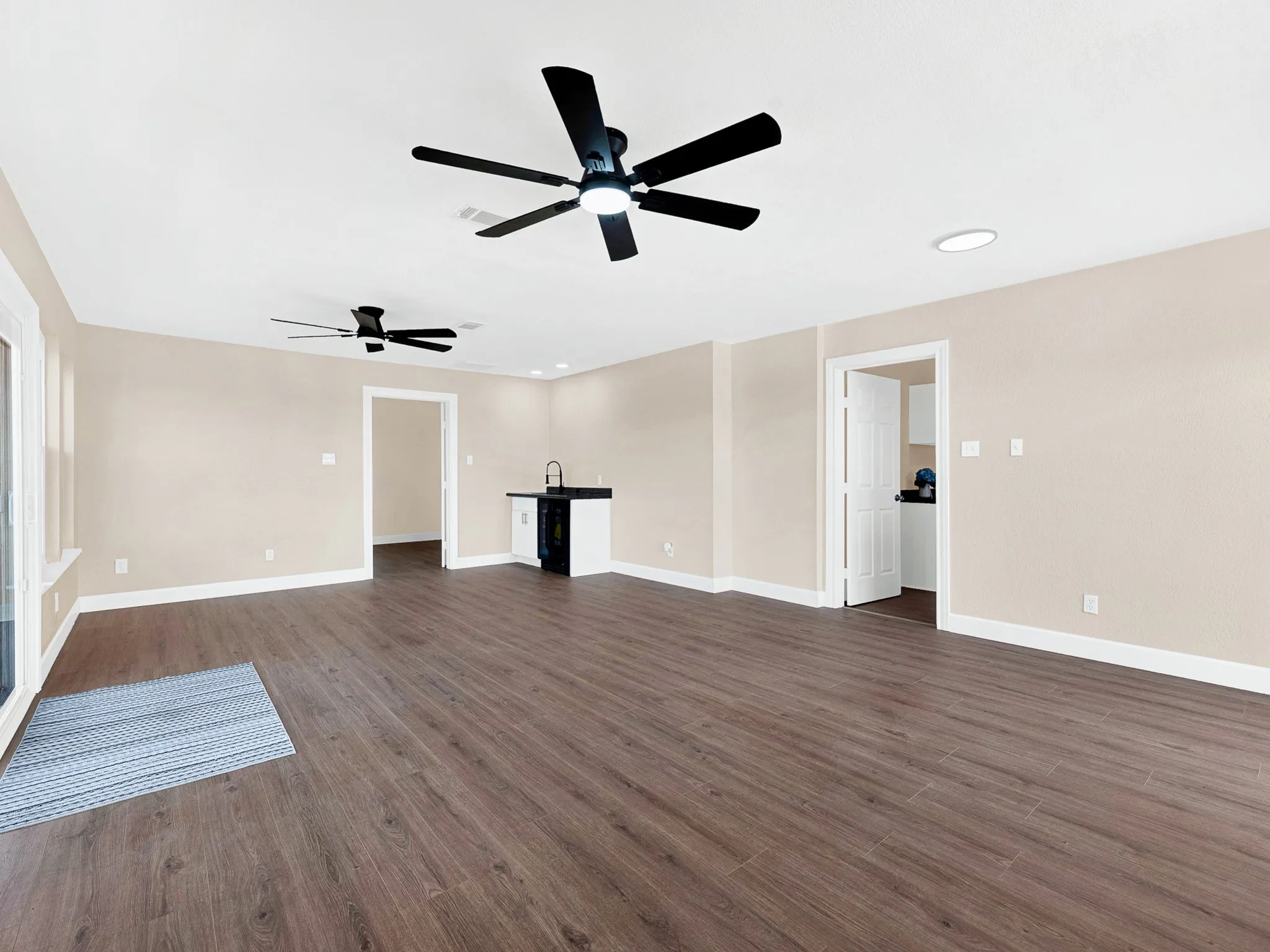 Single Family Residence For Sale in Johnson County , 8116 Whispering Meadows Road, Joshua, Texas 76058, 3 Bedroom, 2 Bathroom, 2 Garage spaces, 2,780 Sqft, built in 1995, mls#21376315, Real Estate Agent in Joshua, Homes For Sale in Johnson county, Homes For Sale in Joshua, Realtor in Joshua Texas, Real Estate Brokerage Independent Realty Texas, Luminita Cordes Realtor