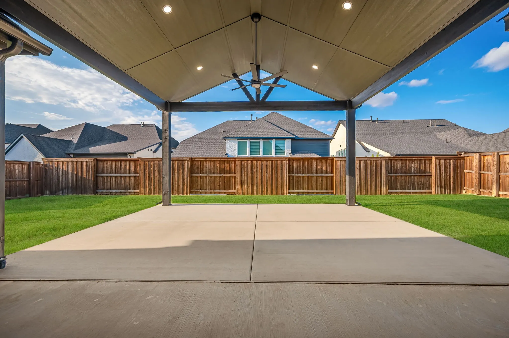 Single Family Residence For Sale in Denton County , 3870 Porter Lane, Prosper, Texas 75078, 5 Bedroom, 4 Bathroom, 3 Garage spaces, 3,131 Sqft, built in 2023, mls#21384693, Real Estate Agent in Prosper, Homes For Sale in Denton county, Homes For Sale in Prosper, Realtor in Prosper Texas, Real Estate Brokerage Independent Realty Texas, Luminita Cordes Realtor