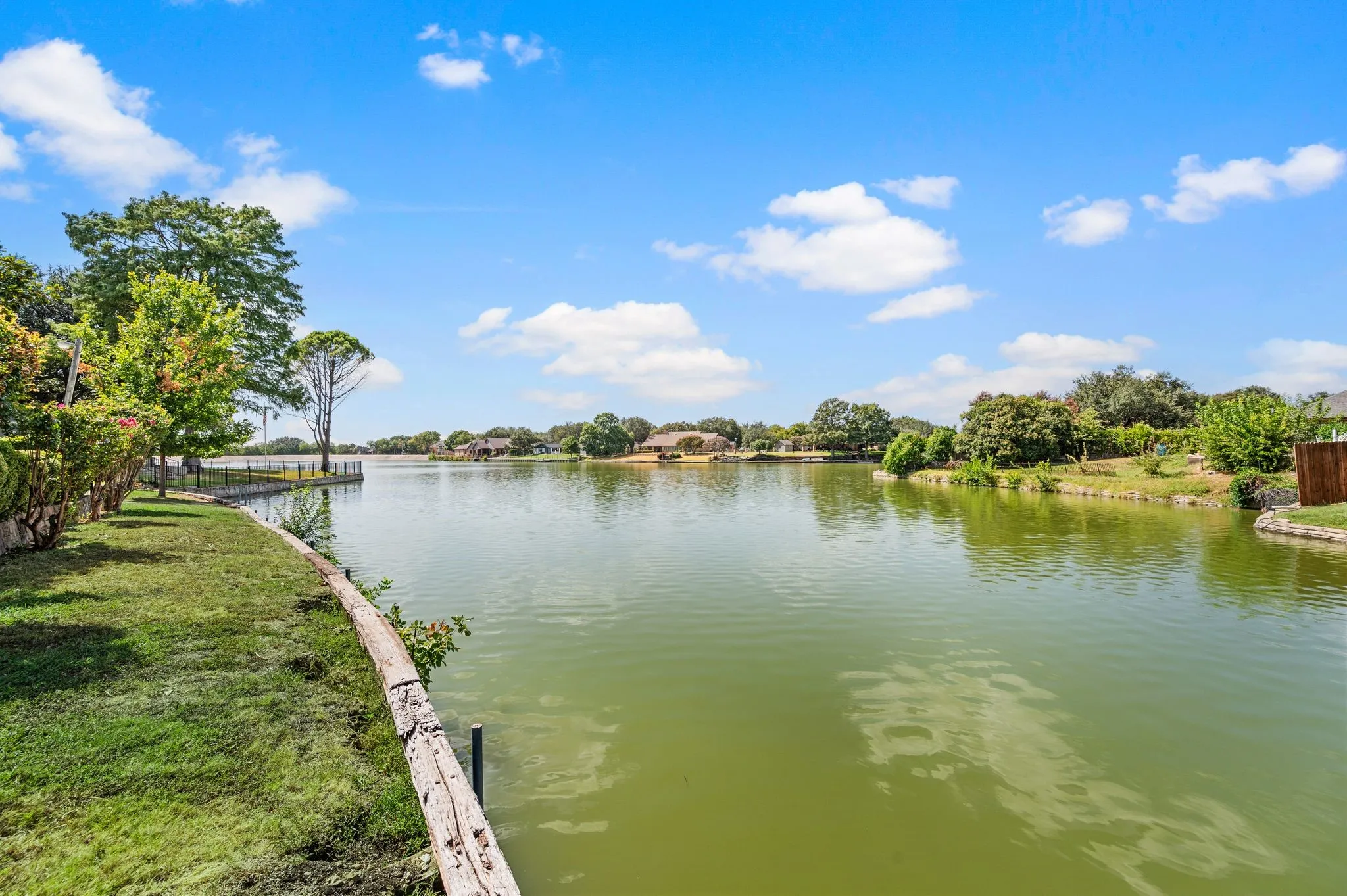 Single Family Residence For Sale in Tarrant County , 4813 Woodcreek Court, North Richland Hills, Texas 76180, 3 Bedroom, 3 Bathroom, 2 Garage spaces, 3,077 Sqft, built in 1978, mls#21383111, Real Estate Agent in North Richland Hills, Homes For Sale in Tarrant county, Homes For Sale in North Richland Hills, Realtor in North Richland Hills Texas, Real Estate Brokerage Independent Realty Texas, Luminita Cordes Realtor