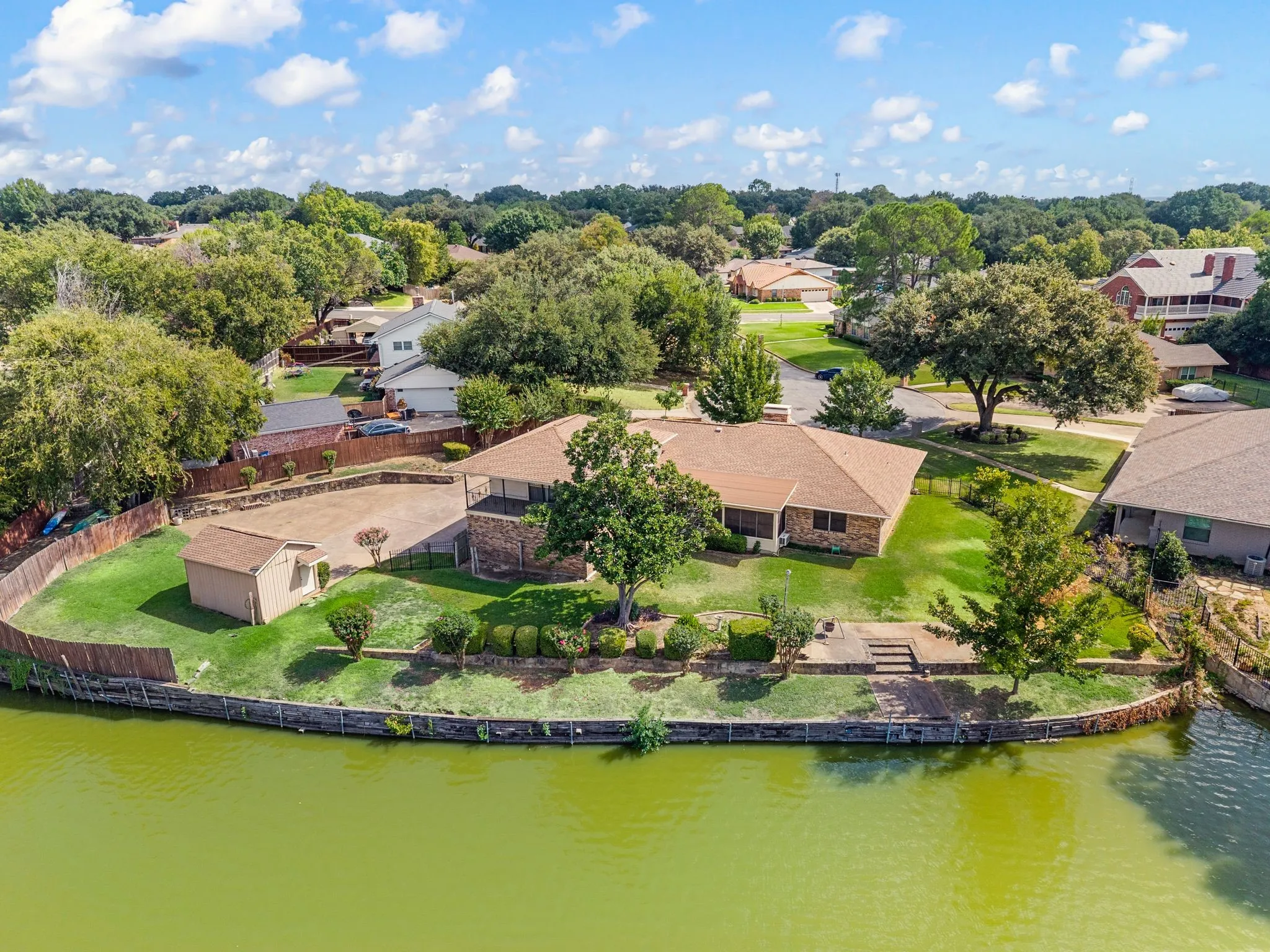 Single Family Residence For Sale in Tarrant County , 4813 Woodcreek Court, North Richland Hills, Texas 76180, 3 Bedroom, 3 Bathroom, 2 Garage spaces, 3,077 Sqft, built in 1978, mls#21383111, Real Estate Agent in North Richland Hills, Homes For Sale in Tarrant county, Homes For Sale in North Richland Hills, Realtor in North Richland Hills Texas, Real Estate Brokerage Independent Realty Texas, Luminita Cordes Realtor