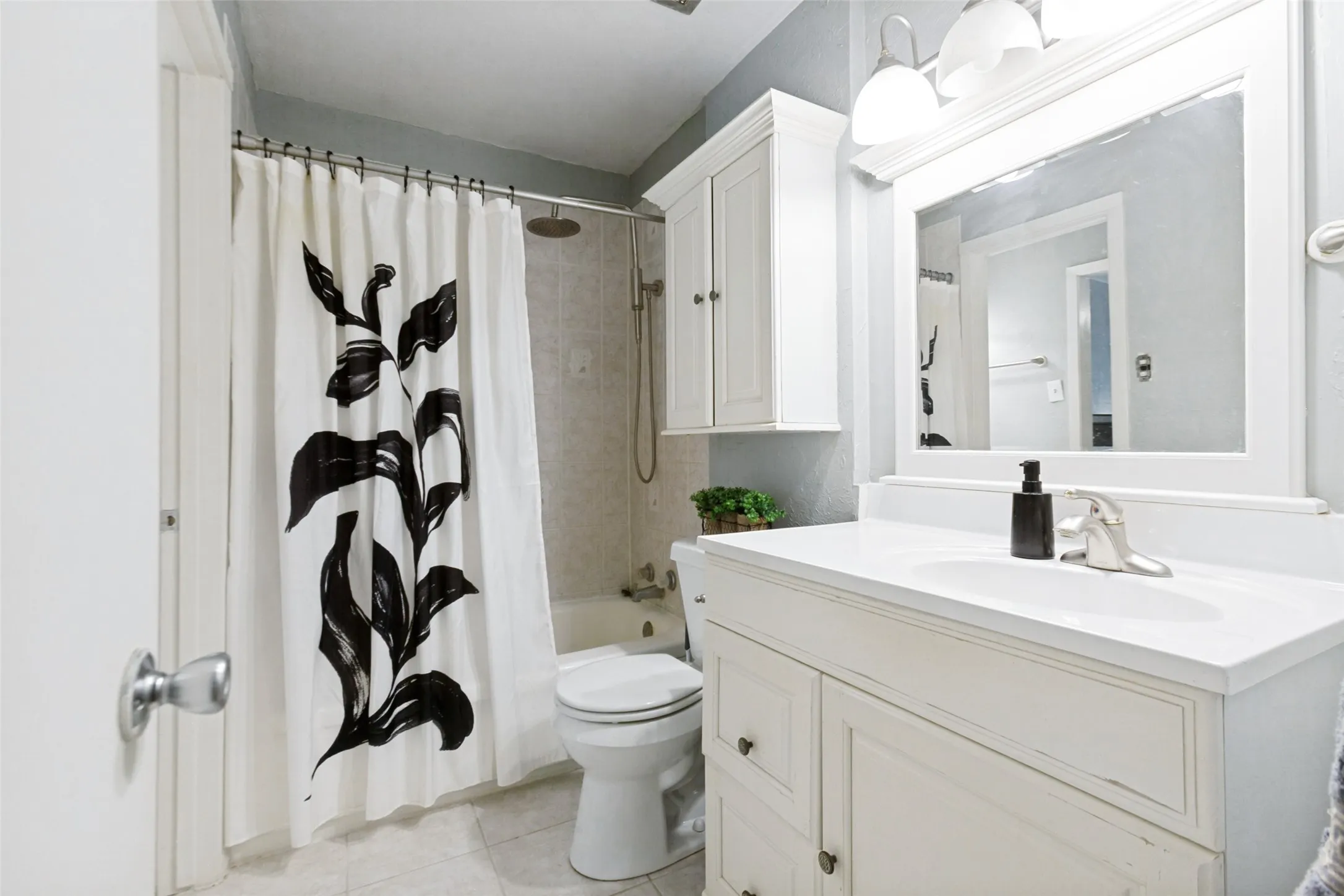 Full Bath upstairs