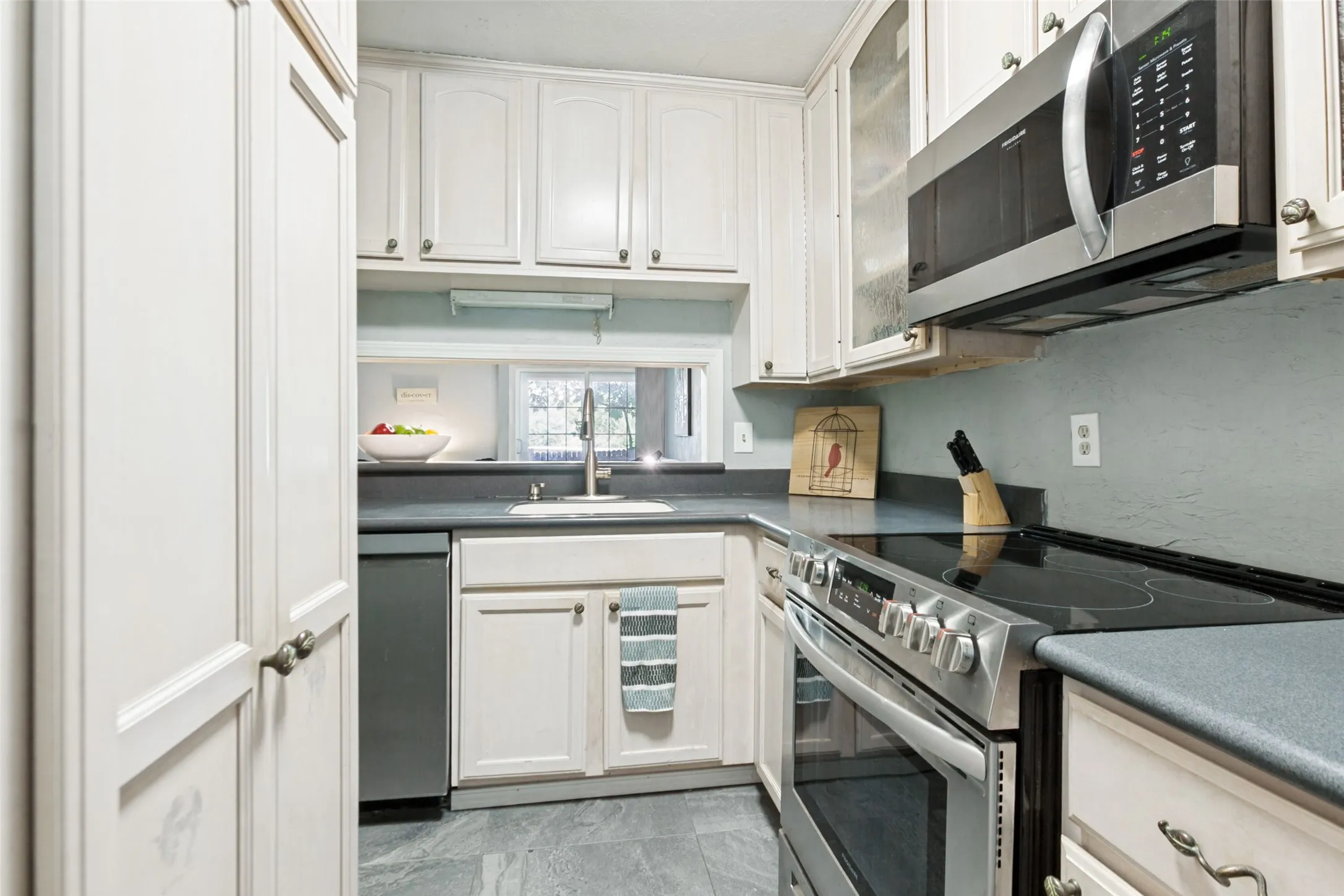 Condominium For Sale in Dallas County , 966 S Weatherred Drive, Richardson, Texas 75080, 2 Bedroom, 2 Bathroom, Garage spaces, 958 Sqft, built in 1964, mls#21383660, Real Estate Agent in Richardson, Homes For Sale in Dallas county, Homes For Sale in Richardson, Realtor in Richardson Texas, Real Estate Brokerage Independent Realty Texas, Luminita Cordes Realtor