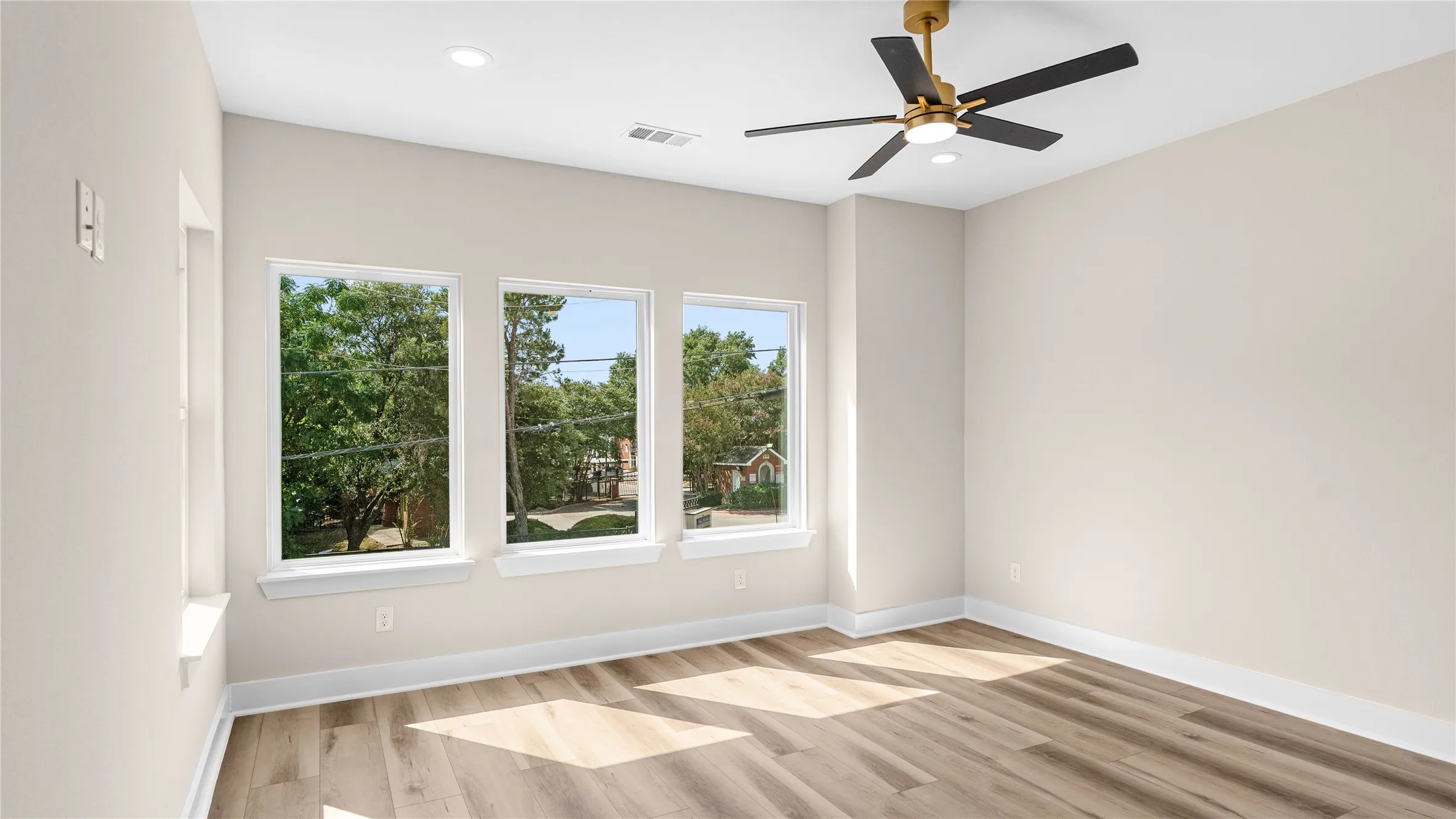 Single Family Residence For Sale in Dallas County , 3147 Stag Road, Dallas, Texas 75216, 3 Bedroom, 3 Bathroom, 1 Garage spaces, 2,088 Sqft, built in 2026, mls#21384741, Real Estate Agent in Dallas, Homes For Sale in Dallas county, Homes For Sale in Dallas, Realtor in Dallas Texas, Real Estate Brokerage Independent Realty Texas, Luminita Cordes Realtor