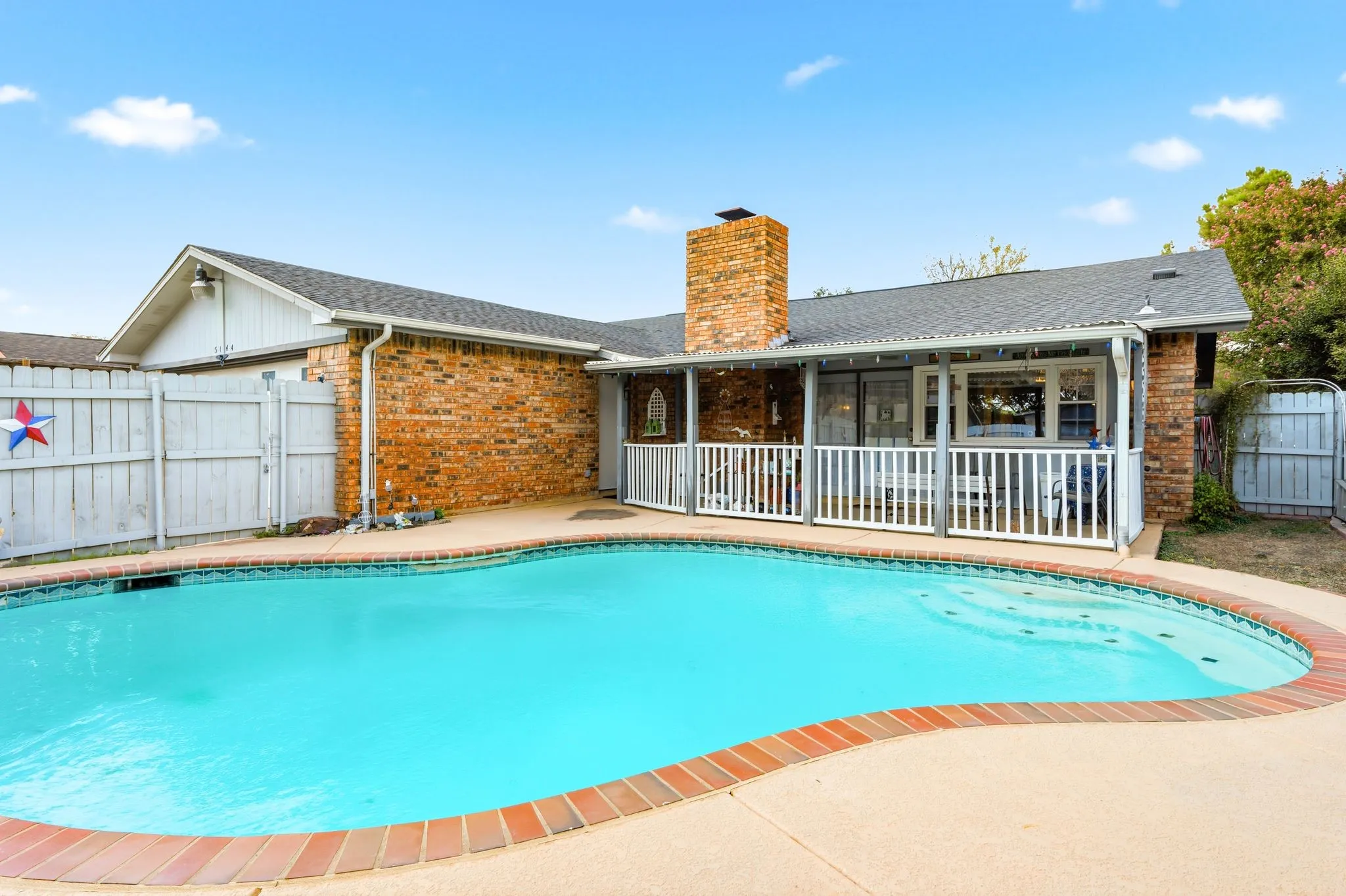 Single Family Residence For Sale in Denton County , 5044 Stanley Drive, The Colony, Texas 75056, 3 Bedroom, 2 Bathroom, 2 Garage spaces, 1,934 Sqft, built in 1977, mls#21384517, Real Estate Agent in The Colony, Homes For Sale in Denton county, Homes For Sale in The Colony, Realtor in The Colony Texas, Real Estate Brokerage Independent Realty Texas, Luminita Cordes Realtor