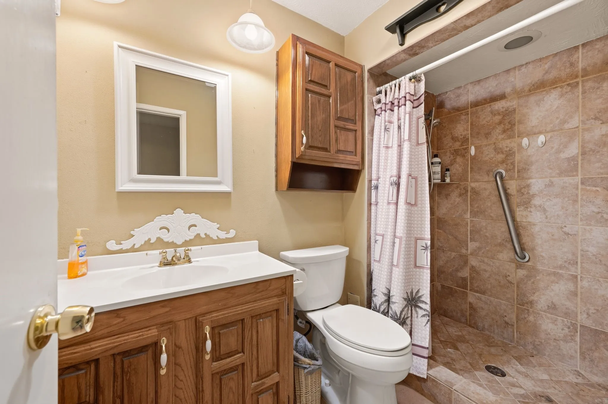 Single Family Residence For Sale in Denton County , 5044 Stanley Drive, The Colony, Texas 75056, 3 Bedroom, 2 Bathroom, 2 Garage spaces, 1,934 Sqft, built in 1977, mls#21384517, Real Estate Agent in The Colony, Homes For Sale in Denton county, Homes For Sale in The Colony, Realtor in The Colony Texas, Real Estate Brokerage Independent Realty Texas, Luminita Cordes Realtor