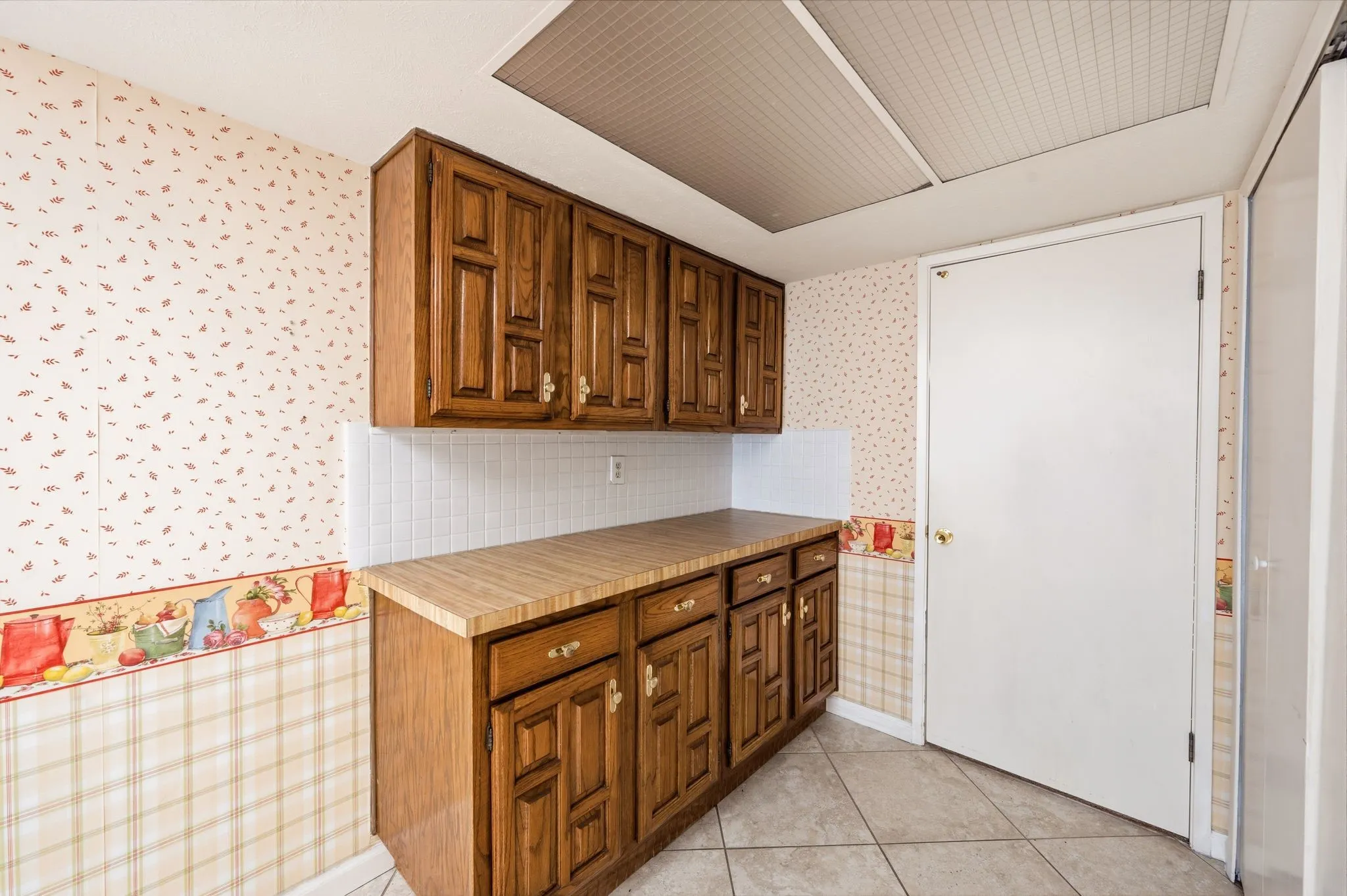 Single Family Residence For Sale in Denton County , 5044 Stanley Drive, The Colony, Texas 75056, 3 Bedroom, 2 Bathroom, 2 Garage spaces, 1,934 Sqft, built in 1977, mls#21384517, Real Estate Agent in The Colony, Homes For Sale in Denton county, Homes For Sale in The Colony, Realtor in The Colony Texas, Real Estate Brokerage Independent Realty Texas, Luminita Cordes Realtor