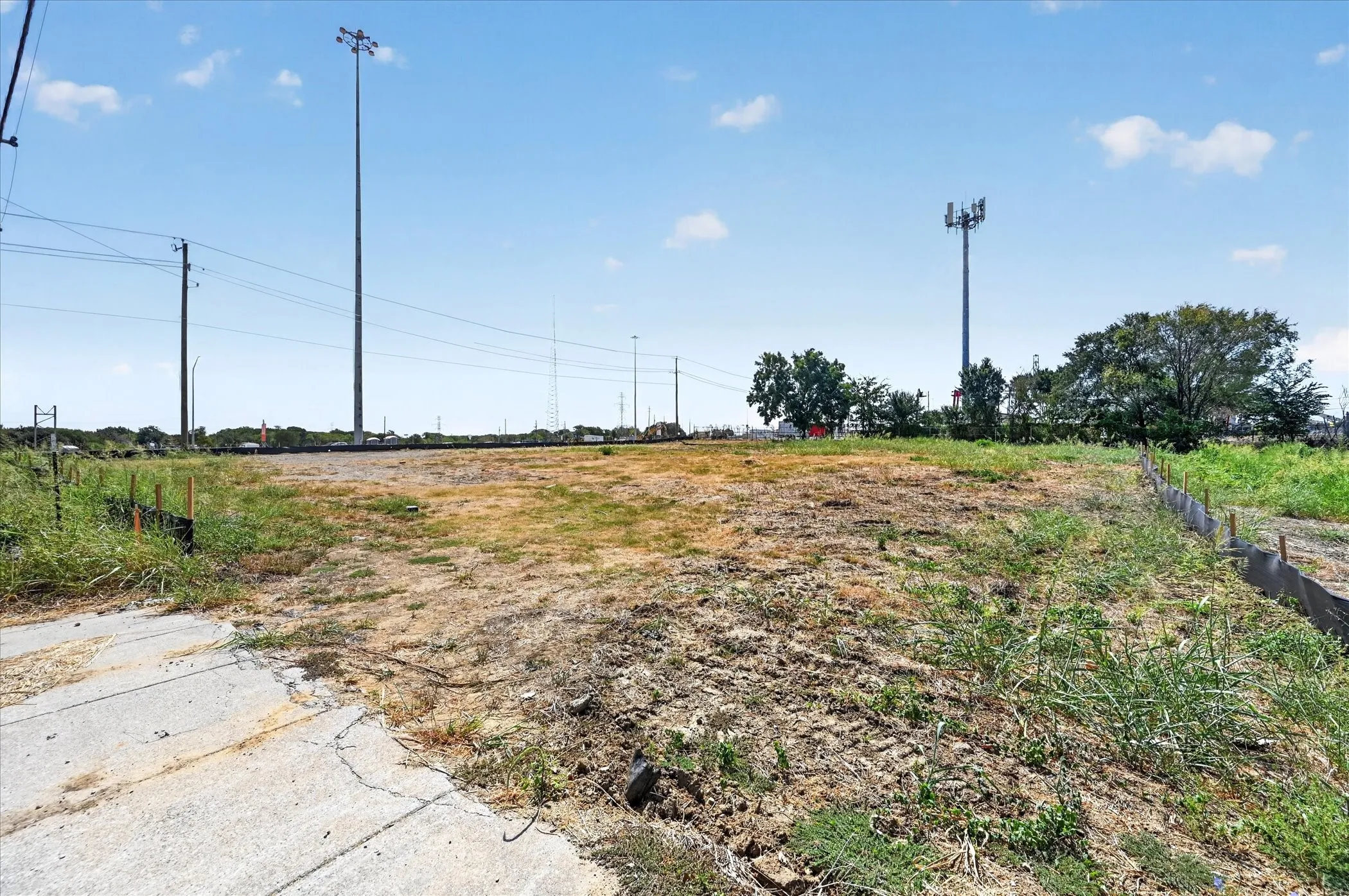 Unimproved Land For Sale in Tarrant County , 5600 E Loop 820 S, Fort Worth, Texas 76119, 0, 0, Garage spaces, 0 Sqft, built in 0, mls#21384151, Real Estate Agent in Fort Worth, Homes For Sale in Tarrant county, Homes For Sale in Fort Worth, Realtor in Fort Worth Texas, Real Estate Brokerage Independent Realty Texas, Luminita Cordes Realtor