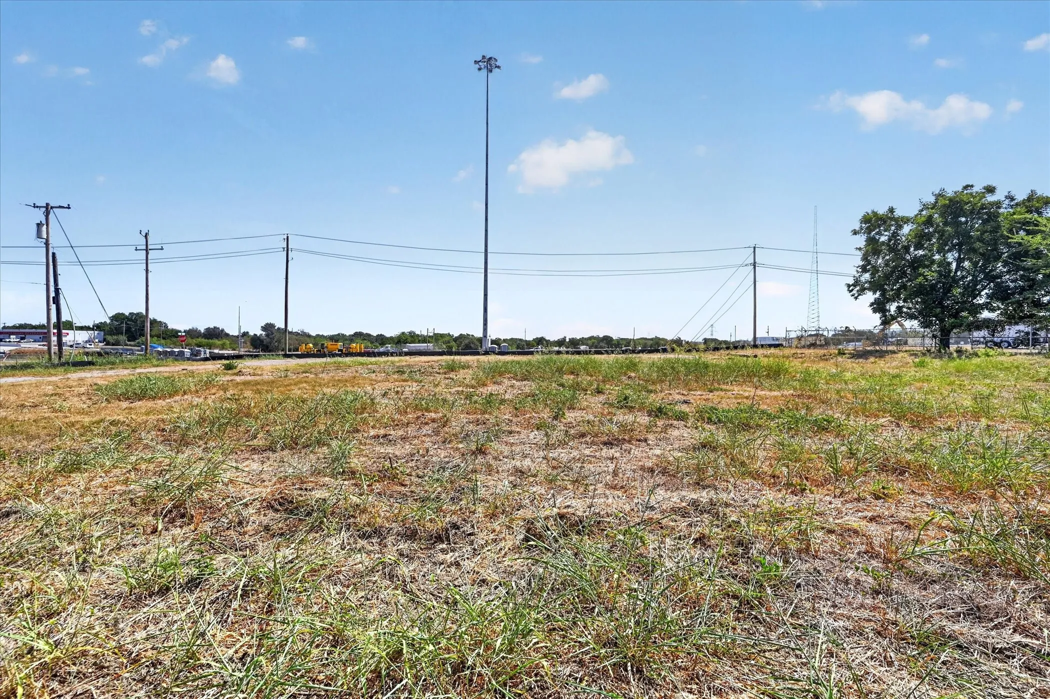 Unimproved Land For Sale in Tarrant County , 5600 E Loop 820 S, Fort Worth, Texas 76119, 0, 0, Garage spaces, 0 Sqft, built in 0, mls#21384151, Real Estate Agent in Fort Worth, Homes For Sale in Tarrant county, Homes For Sale in Fort Worth, Realtor in Fort Worth Texas, Real Estate Brokerage Independent Realty Texas, Luminita Cordes Realtor