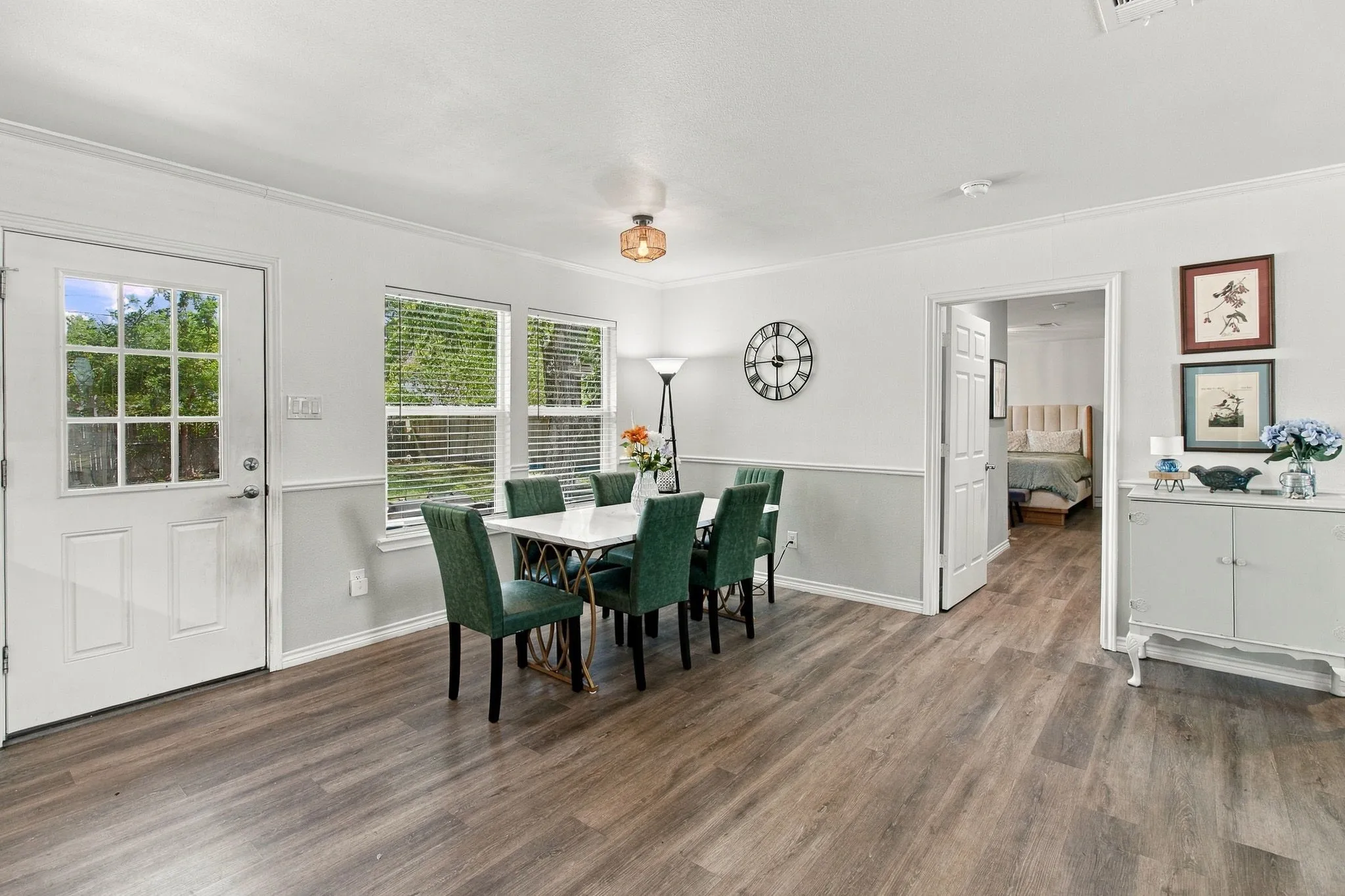 Single Family Residence For Sale in Tarrant County , 801 Connally Terrace, Arlington, Texas 76010, 3 Bedroom, 2 Bathroom, Garage spaces, 1,388 Sqft, built in 1953, mls#21384647, Real Estate Agent in Arlington, Homes For Sale in Tarrant county, Homes For Sale in Arlington, Realtor in Arlington Texas, Real Estate Brokerage Independent Realty Texas, Luminita Cordes Realtor