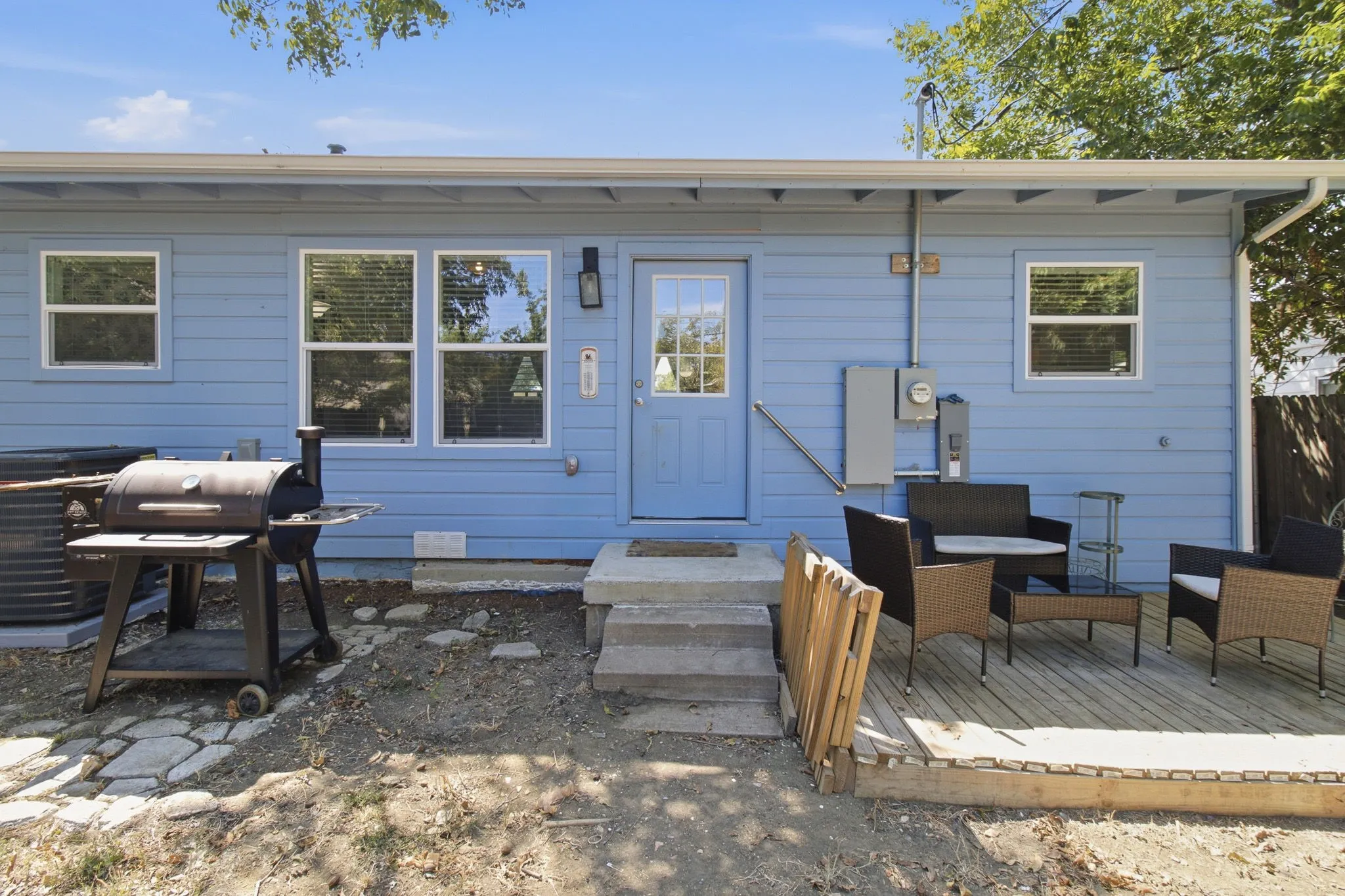 Single Family Residence For Sale in Tarrant County , 801 Connally Terrace, Arlington, Texas 76010, 3 Bedroom, 2 Bathroom, Garage spaces, 1,388 Sqft, built in 1953, mls#21384647, Real Estate Agent in Arlington, Homes For Sale in Tarrant county, Homes For Sale in Arlington, Realtor in Arlington Texas, Real Estate Brokerage Independent Realty Texas, Luminita Cordes Realtor
