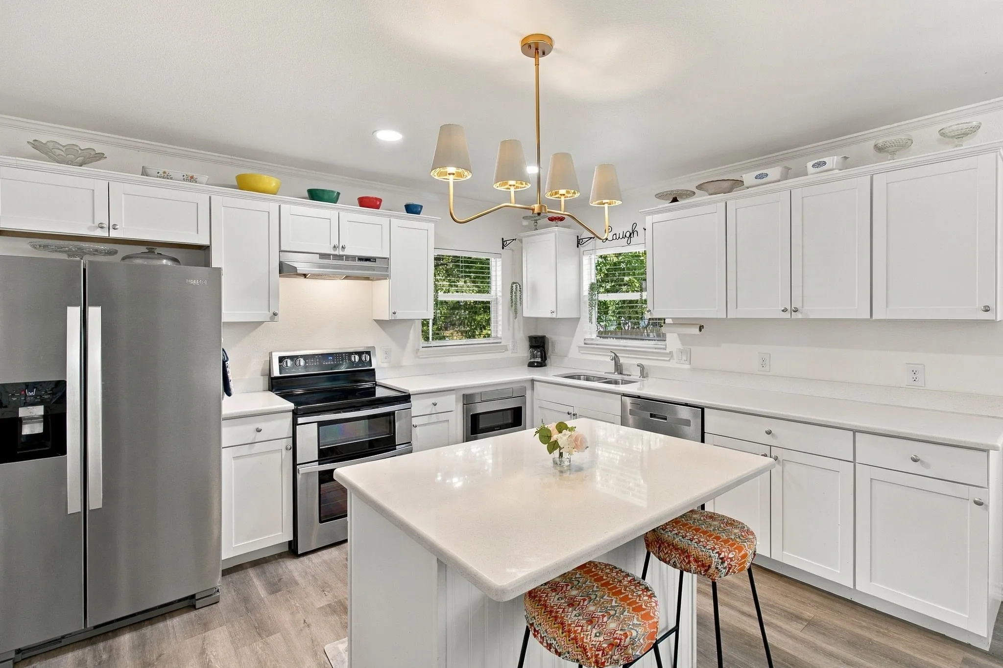 Single Family Residence For Sale in Tarrant County , 801 Connally Terrace, Arlington, Texas 76010, 3 Bedroom, 2 Bathroom, Garage spaces, 1,388 Sqft, built in 1953, mls#21384647, Real Estate Agent in Arlington, Homes For Sale in Tarrant county, Homes For Sale in Arlington, Realtor in Arlington Texas, Real Estate Brokerage Independent Realty Texas, Luminita Cordes Realtor