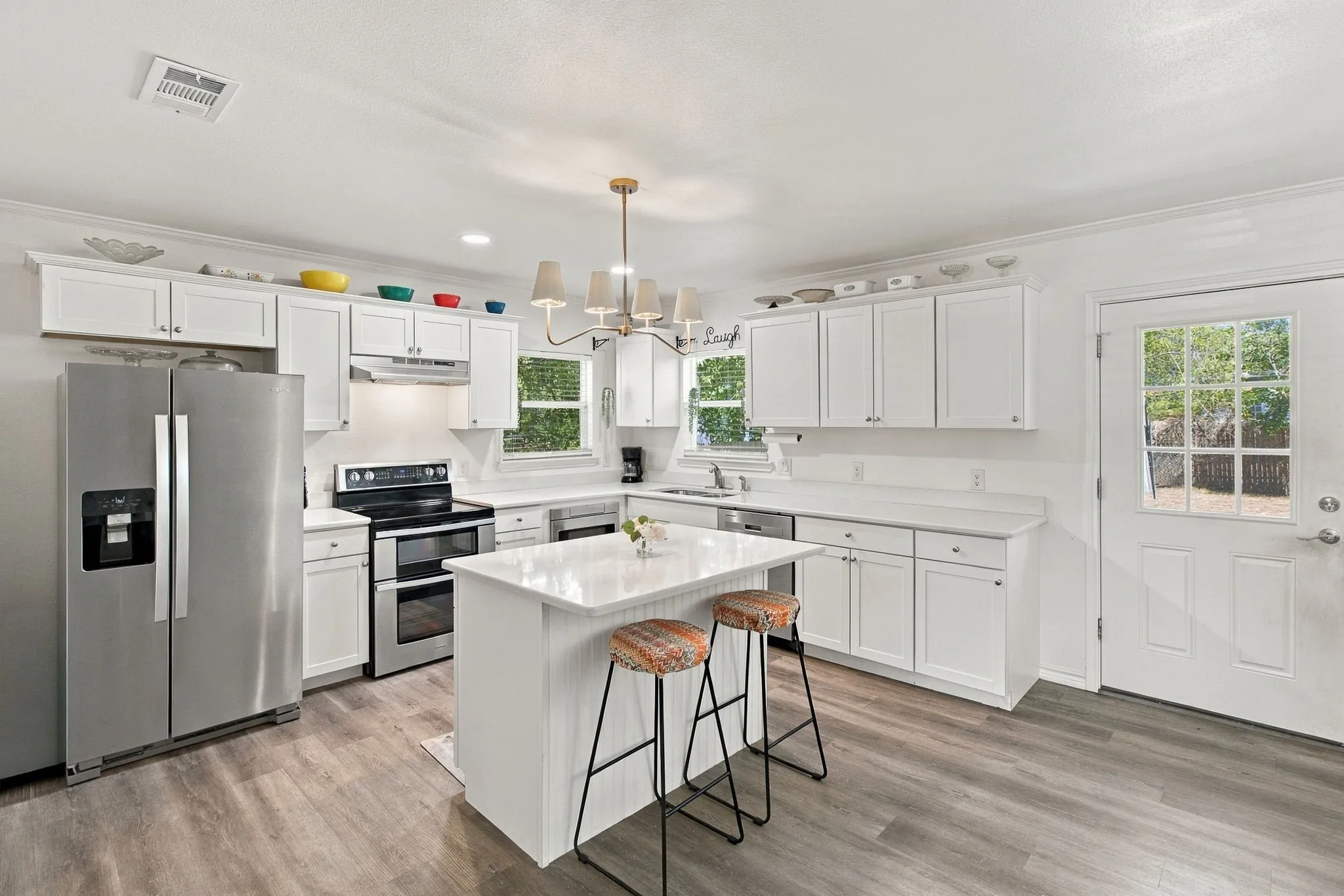 Single Family Residence For Sale in Tarrant County , 801 Connally Terrace, Arlington, Texas 76010, 3 Bedroom, 2 Bathroom, Garage spaces, 1,388 Sqft, built in 1953, mls#21384647, Real Estate Agent in Arlington, Homes For Sale in Tarrant county, Homes For Sale in Arlington, Realtor in Arlington Texas, Real Estate Brokerage Independent Realty Texas, Luminita Cordes Realtor