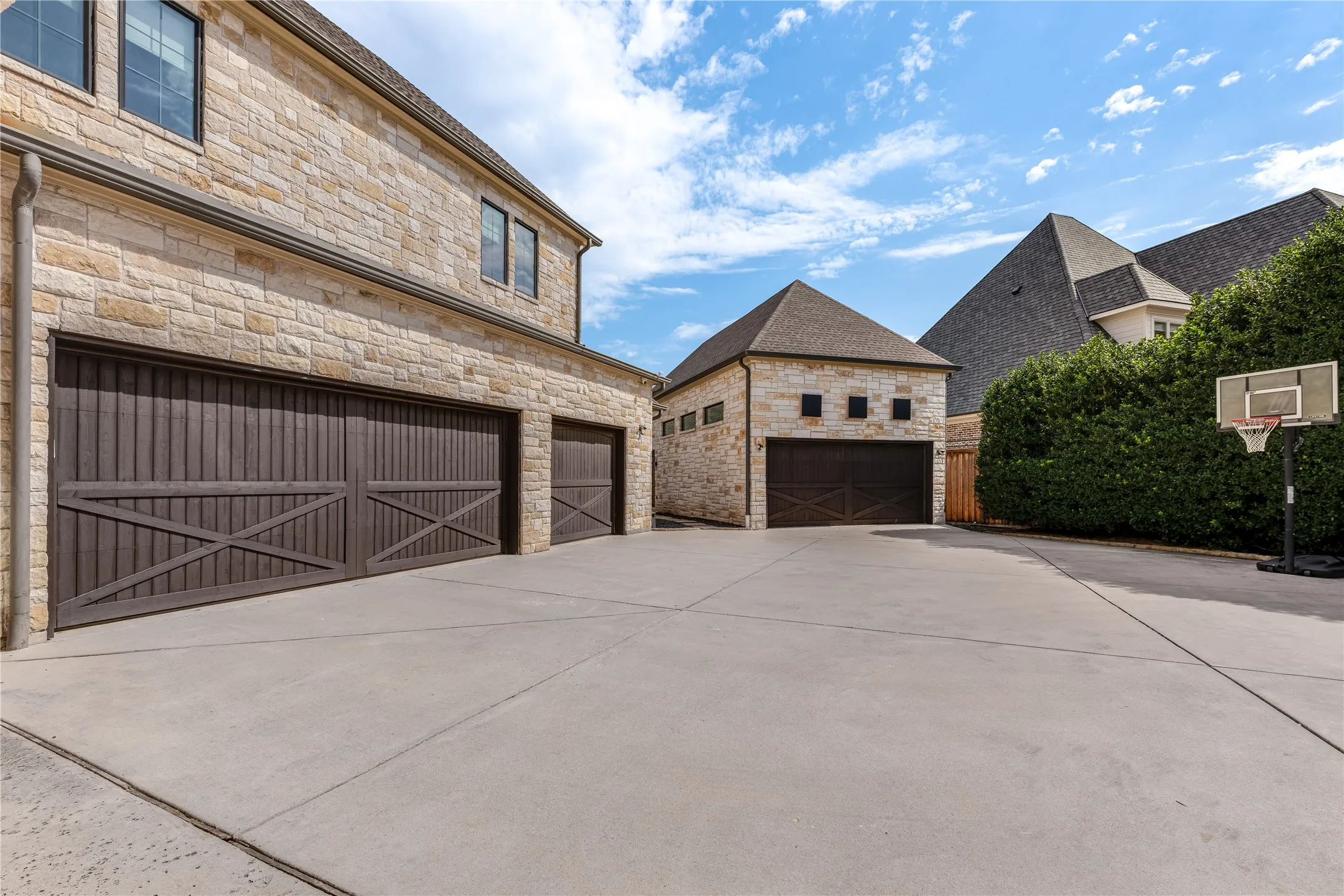 Single Family Residence For Sale in Collin County , 8096 Vistaview Place, Frisco, Texas 75034, 5 Bedroom, 7 Bathroom, 4 Garage spaces, 9,969 Sqft, built in 2011, mls#21383163, Real Estate Agent in Frisco, Homes For Sale in Collin county, Homes For Sale in Frisco, Realtor in Frisco Texas, Real Estate Brokerage Independent Realty Texas, Luminita Cordes Realtor