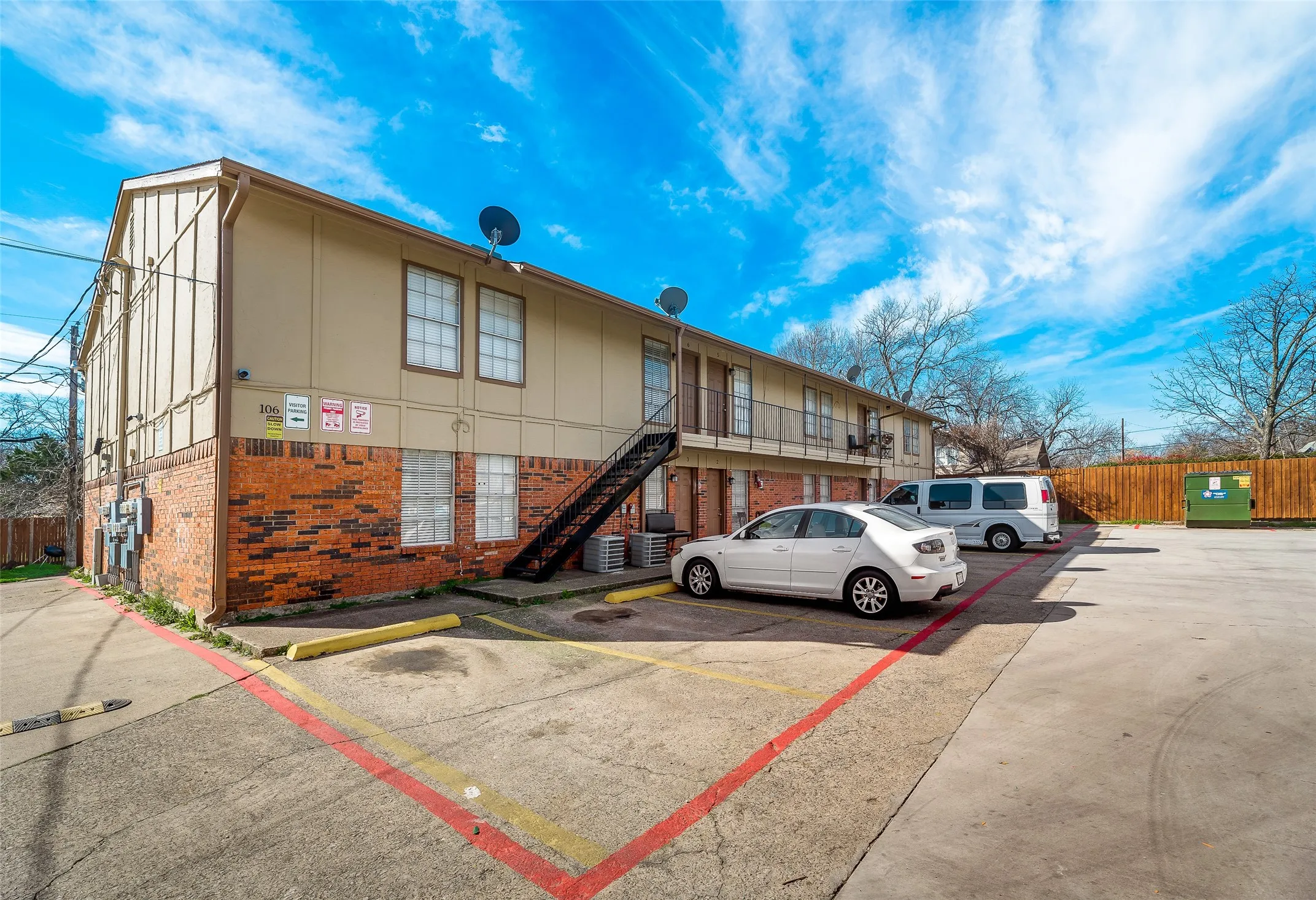 Apartment For Rent in Tarrant County , 108 E Cedar Street, Arlington, Texas 76011, 2 Bedroom, 1 Bathroom, Garage spaces, 700 Sqft, built in 1979, mls#21384761, Real Estate Agent in Arlington, Homes For Rent in Tarrant county, Homes For Rent in Arlington, Realtor in Arlington Texas, Real Estate Brokerage Independent Realty Texas, Luminita Cordes Realtor