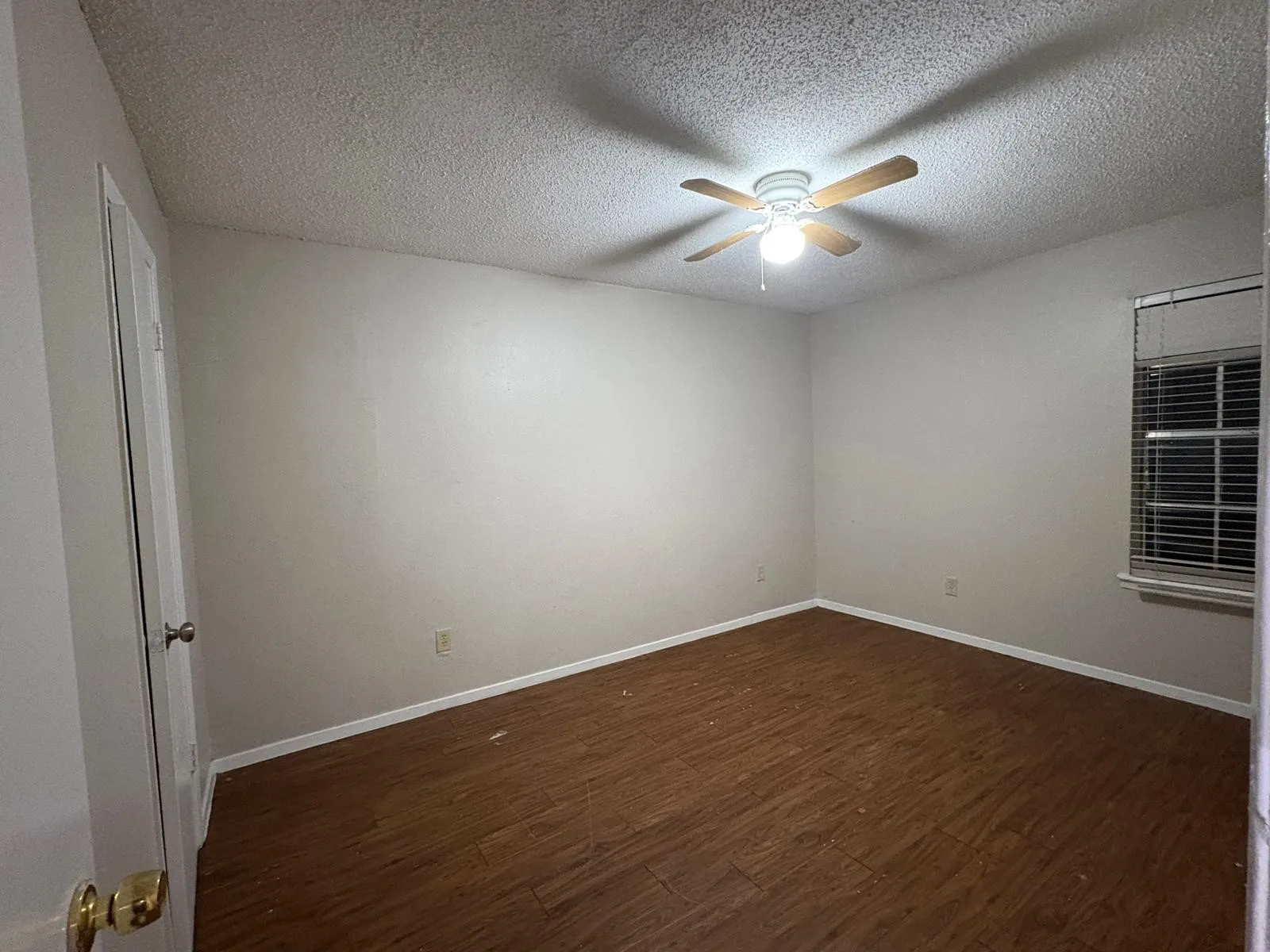 Apartment For Rent in Tarrant County , 108 E Cedar Street, Arlington, Texas 76011, 2 Bedroom, 1 Bathroom, Garage spaces, 700 Sqft, built in 1979, mls#21384761, Real Estate Agent in Arlington, Homes For Rent in Tarrant county, Homes For Rent in Arlington, Realtor in Arlington Texas, Real Estate Brokerage Independent Realty Texas, Luminita Cordes Realtor