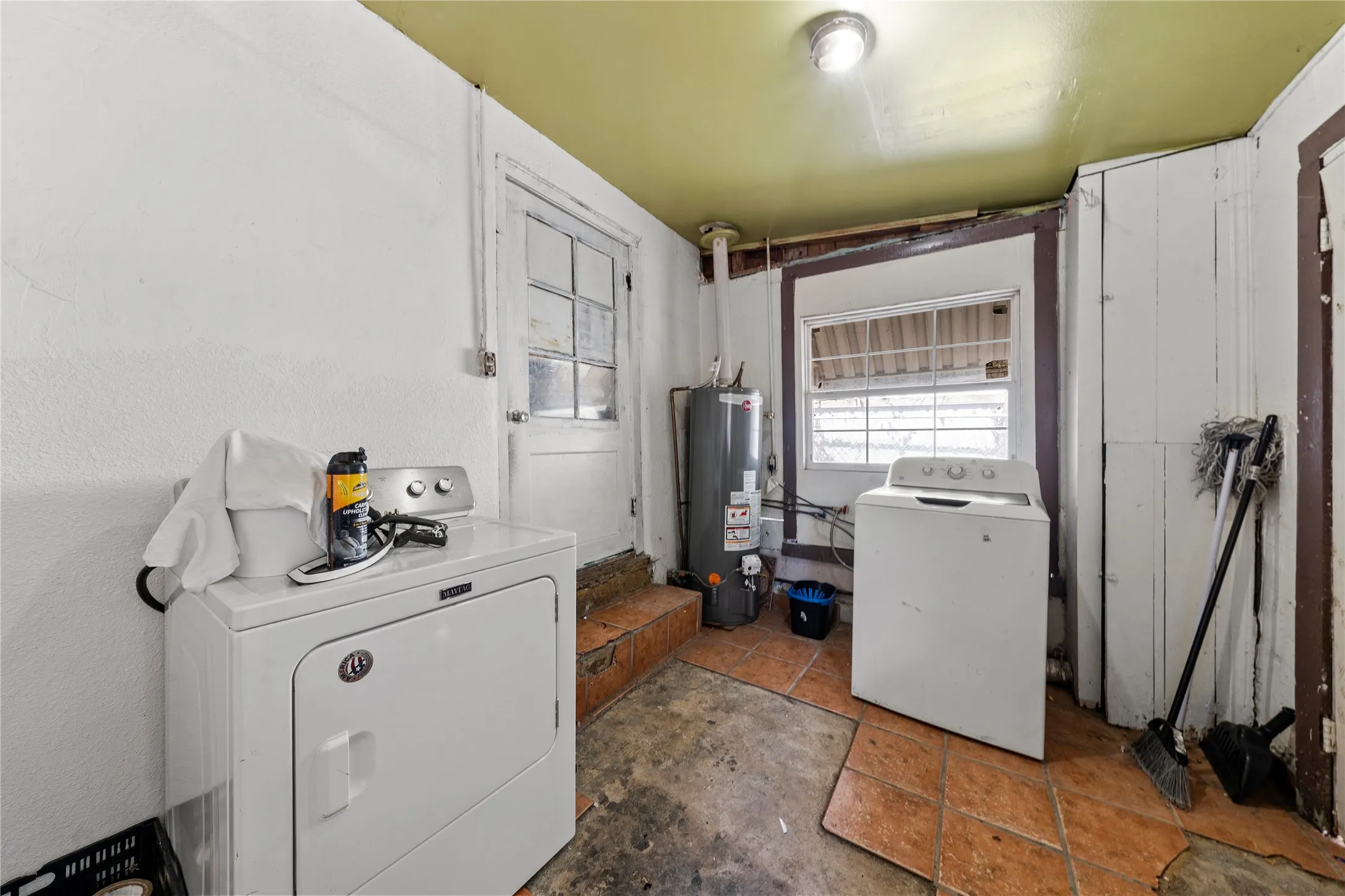 Single Family Residence For Sale in Mc Lennan County , 2400 Park Avenue, Waco, Texas 76706, 3 Bedroom, 1 Bathroom, Garage spaces, 1,309 Sqft, built in 1952, mls#21382137, Real Estate Agent in Waco, Homes For Sale in Mc Lennan county, Homes For Sale in Waco, Realtor in Waco Texas, Real Estate Brokerage Independent Realty Texas, Luminita Cordes Realtor