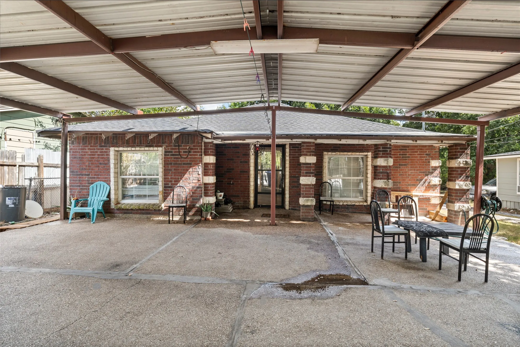 Single Family Residence For Sale in Mc Lennan County , 2400 Park Avenue, Waco, Texas 76706, 3 Bedroom, 1 Bathroom, Garage spaces, 1,309 Sqft, built in 1952, mls#21382137, Real Estate Agent in Waco, Homes For Sale in Mc Lennan county, Homes For Sale in Waco, Realtor in Waco Texas, Real Estate Brokerage Independent Realty Texas, Luminita Cordes Realtor