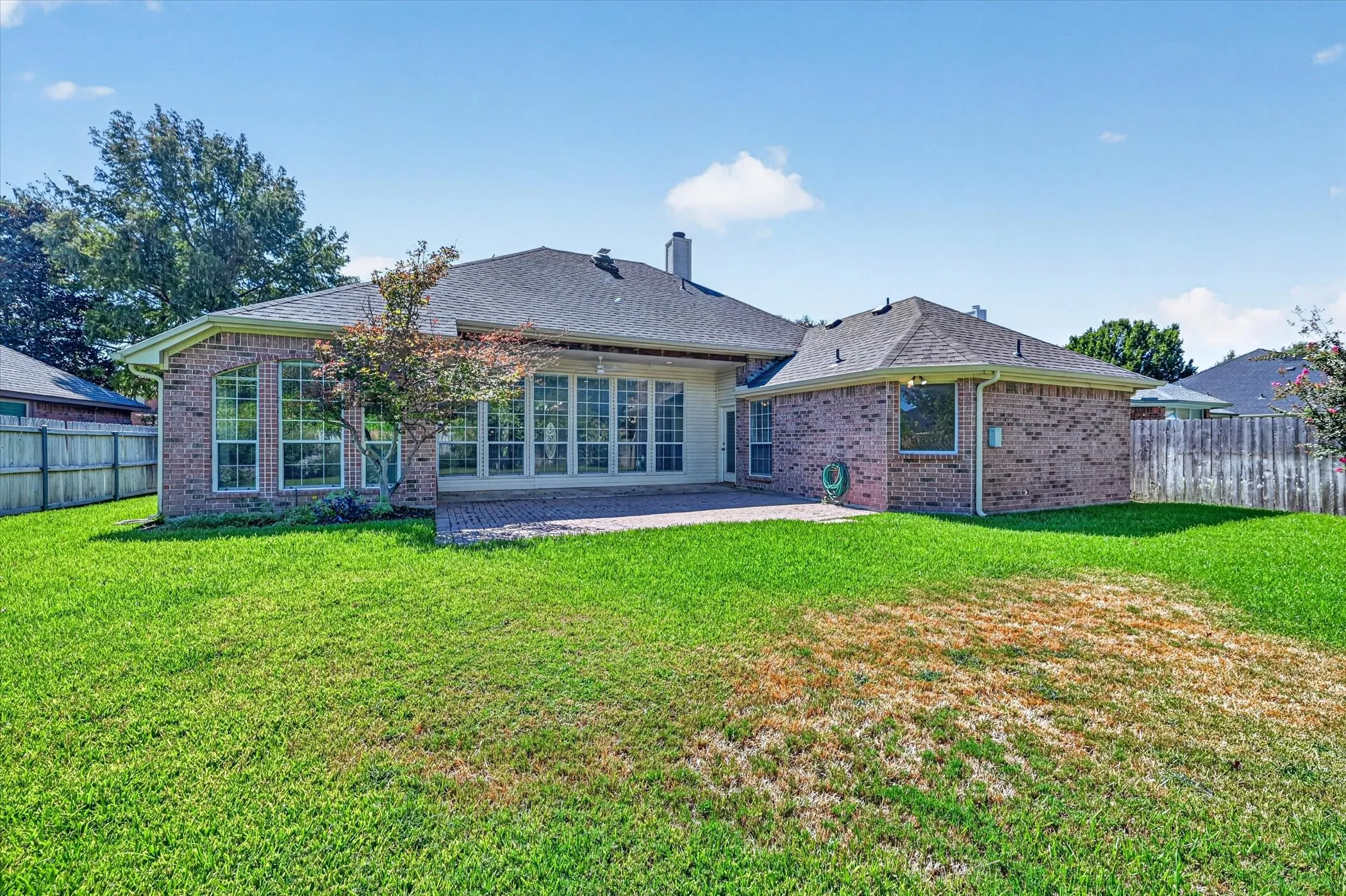 Single Family Residence For Sale in Tarrant County , 1501 New Haven Drive, Mansfield, Texas 76063, 3 Bedroom, 2 Bathroom, 2 Garage spaces, 2,120 Sqft, built in 1995, mls#21384254, Real Estate Agent in Mansfield, Homes For Sale in Tarrant county, Homes For Sale in Mansfield, Realtor in Mansfield Texas, Real Estate Brokerage Independent Realty Texas, Luminita Cordes Realtor