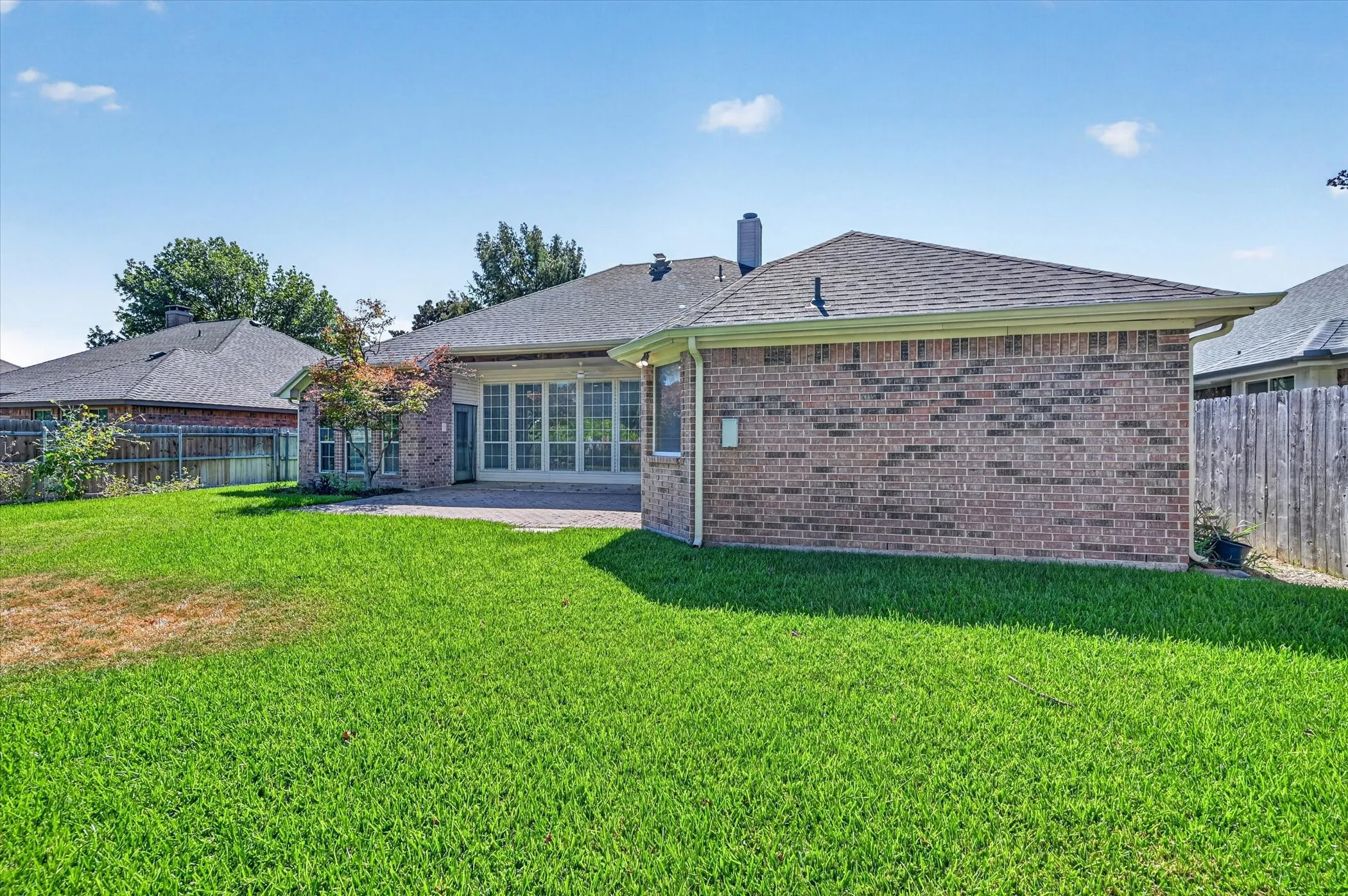 Single Family Residence For Sale in Tarrant County , 1501 New Haven Drive, Mansfield, Texas 76063, 3 Bedroom, 2 Bathroom, 2 Garage spaces, 2,120 Sqft, built in 1995, mls#21384254, Real Estate Agent in Mansfield, Homes For Sale in Tarrant county, Homes For Sale in Mansfield, Realtor in Mansfield Texas, Real Estate Brokerage Independent Realty Texas, Luminita Cordes Realtor