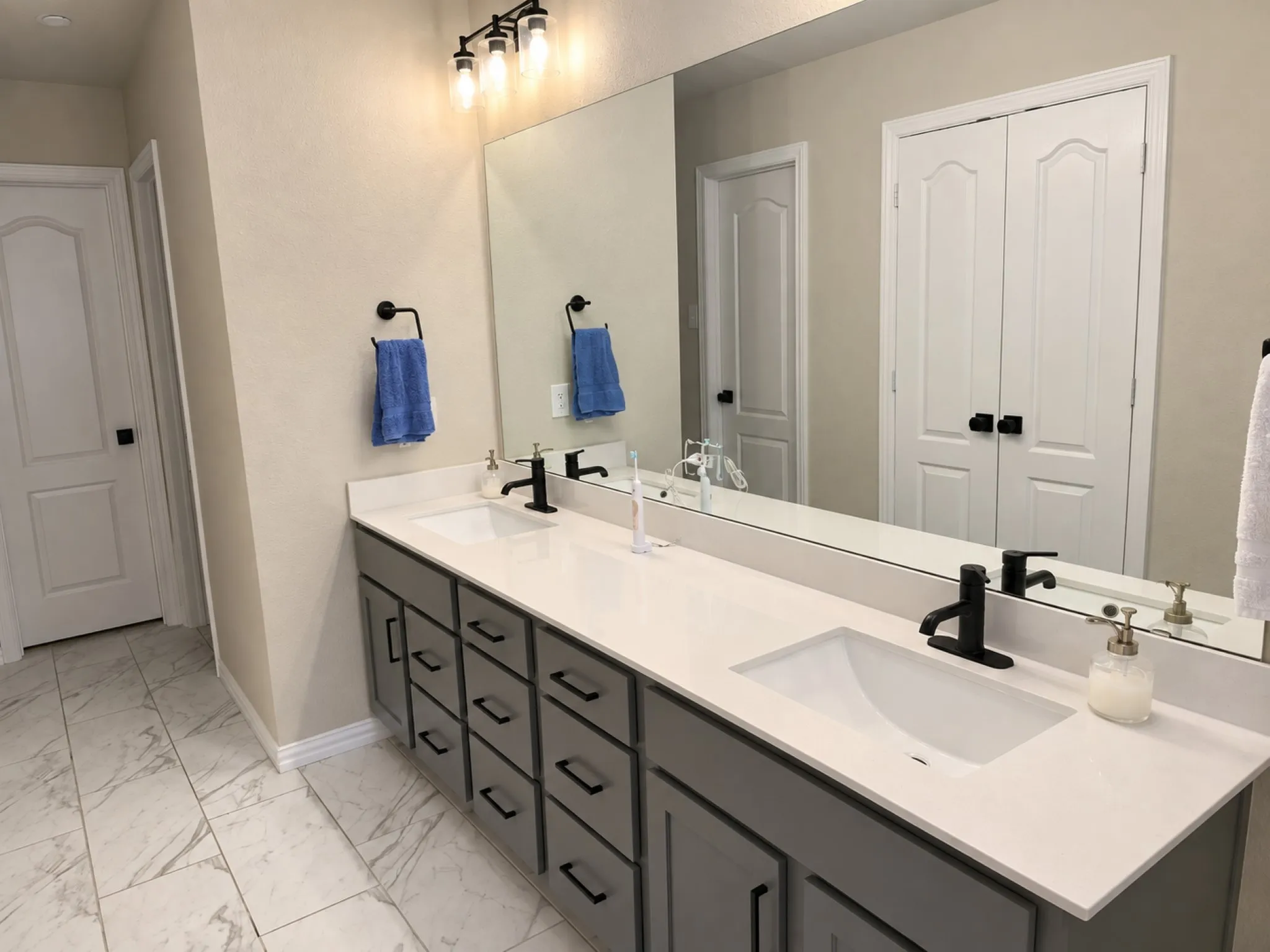 Townhouse For Sale in Grayson County , 3722 Malibu Drive, Sherman, Texas 75090, 3 Bedroom, 3 Bathroom, 2 Garage spaces, 1,762 Sqft, built in 2022, mls#21380948, Real Estate Agent in Sherman, Homes For Sale in Grayson county, Homes For Sale in Sherman, Realtor in Sherman Texas, Real Estate Brokerage Independent Realty Texas, Luminita Cordes Realtor
