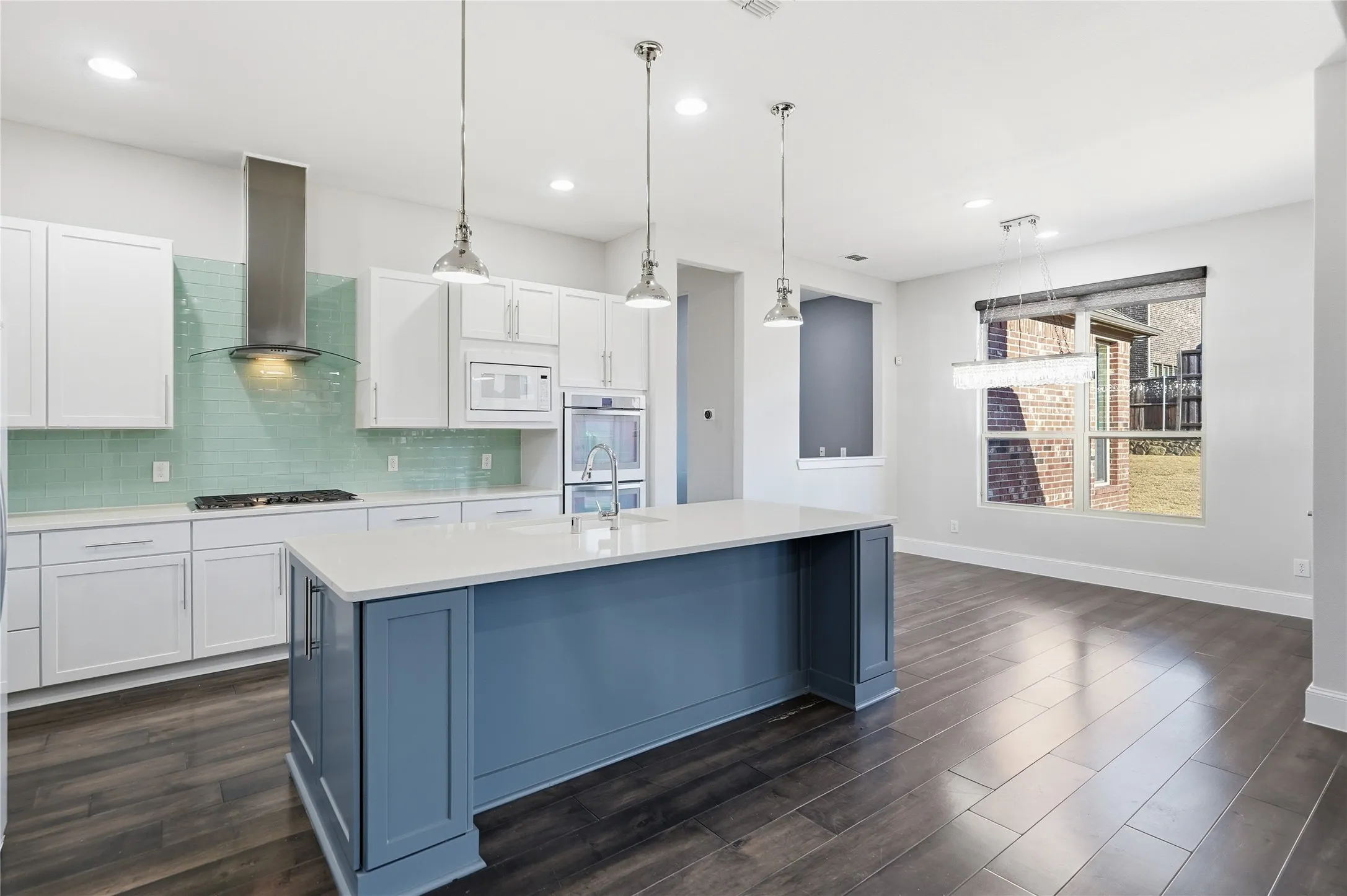 Single Family Residence For Sale in Denton County , 4216 Vista Terrace Drive, Frisco, Texas 75036, 5 Bedroom, 4 Bathroom, 3 Garage spaces, 3,875 Sqft, built in 2013, mls#21377055, Real Estate Agent in Frisco, Homes For Sale in Denton county, Homes For Sale in Frisco, Realtor in Frisco Texas, Real Estate Brokerage Independent Realty Texas, Luminita Cordes Realtor