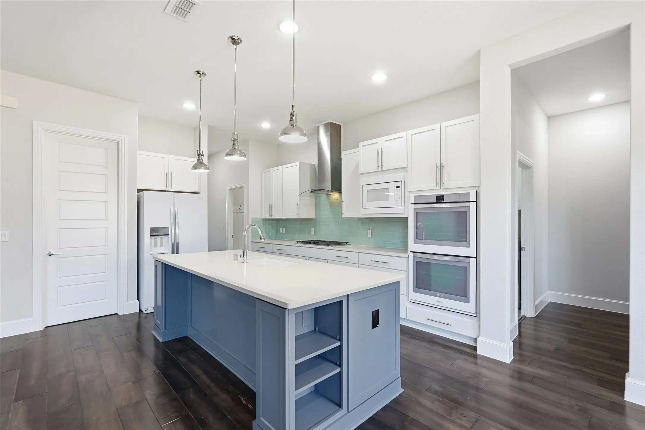 Single Family Residence For Sale in Denton County , 4216 Vista Terrace Drive, Frisco, Texas 75036, 5 Bedroom, 4 Bathroom, 3 Garage spaces, 3,875 Sqft, built in 2013, mls#21377055, Real Estate Agent in Frisco, Homes For Sale in Denton county, Homes For Sale in Frisco, Realtor in Frisco Texas, Real Estate Brokerage Independent Realty Texas, Luminita Cordes Realtor