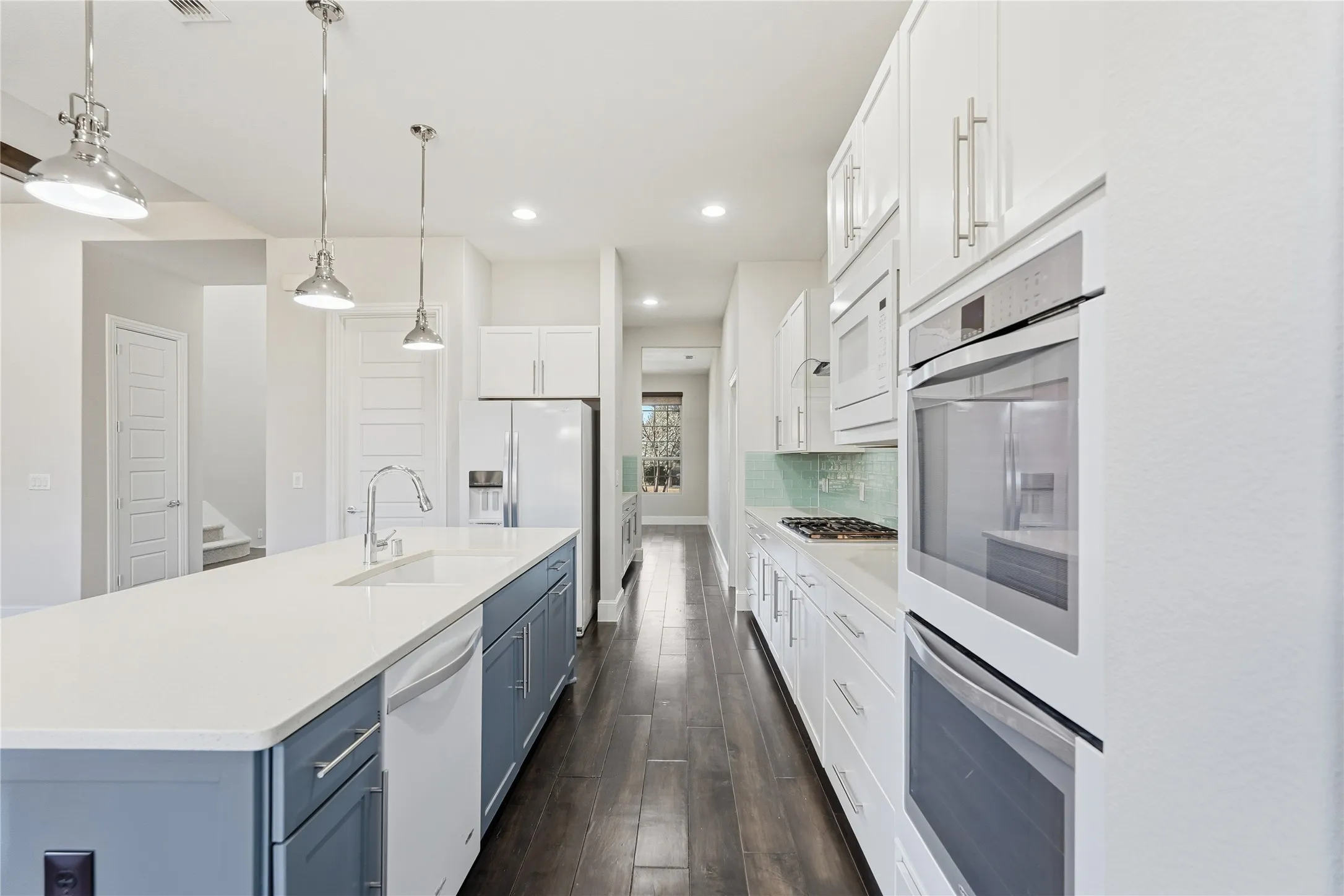 Single Family Residence For Sale in Denton County , 4216 Vista Terrace Drive, Frisco, Texas 75036, 5 Bedroom, 4 Bathroom, 3 Garage spaces, 3,875 Sqft, built in 2013, mls#21377055, Real Estate Agent in Frisco, Homes For Sale in Denton county, Homes For Sale in Frisco, Realtor in Frisco Texas, Real Estate Brokerage Independent Realty Texas, Luminita Cordes Realtor