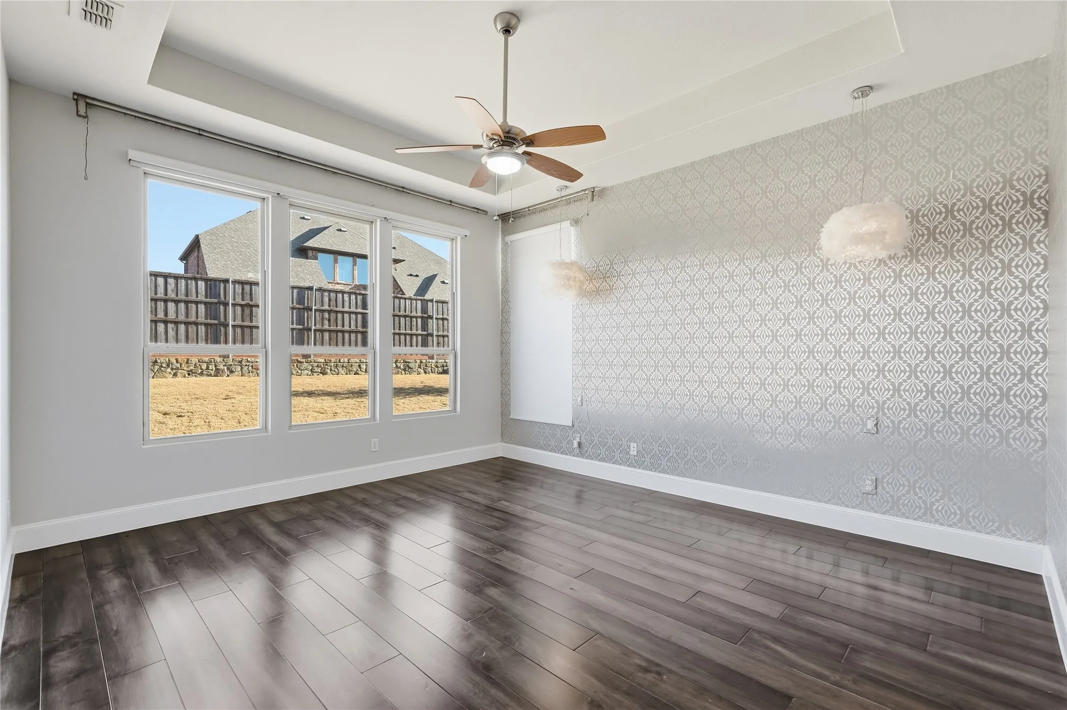 Single Family Residence For Sale in Denton County , 4216 Vista Terrace Drive, Frisco, Texas 75036, 5 Bedroom, 4 Bathroom, 3 Garage spaces, 3,875 Sqft, built in 2013, mls#21377055, Real Estate Agent in Frisco, Homes For Sale in Denton county, Homes For Sale in Frisco, Realtor in Frisco Texas, Real Estate Brokerage Independent Realty Texas, Luminita Cordes Realtor
