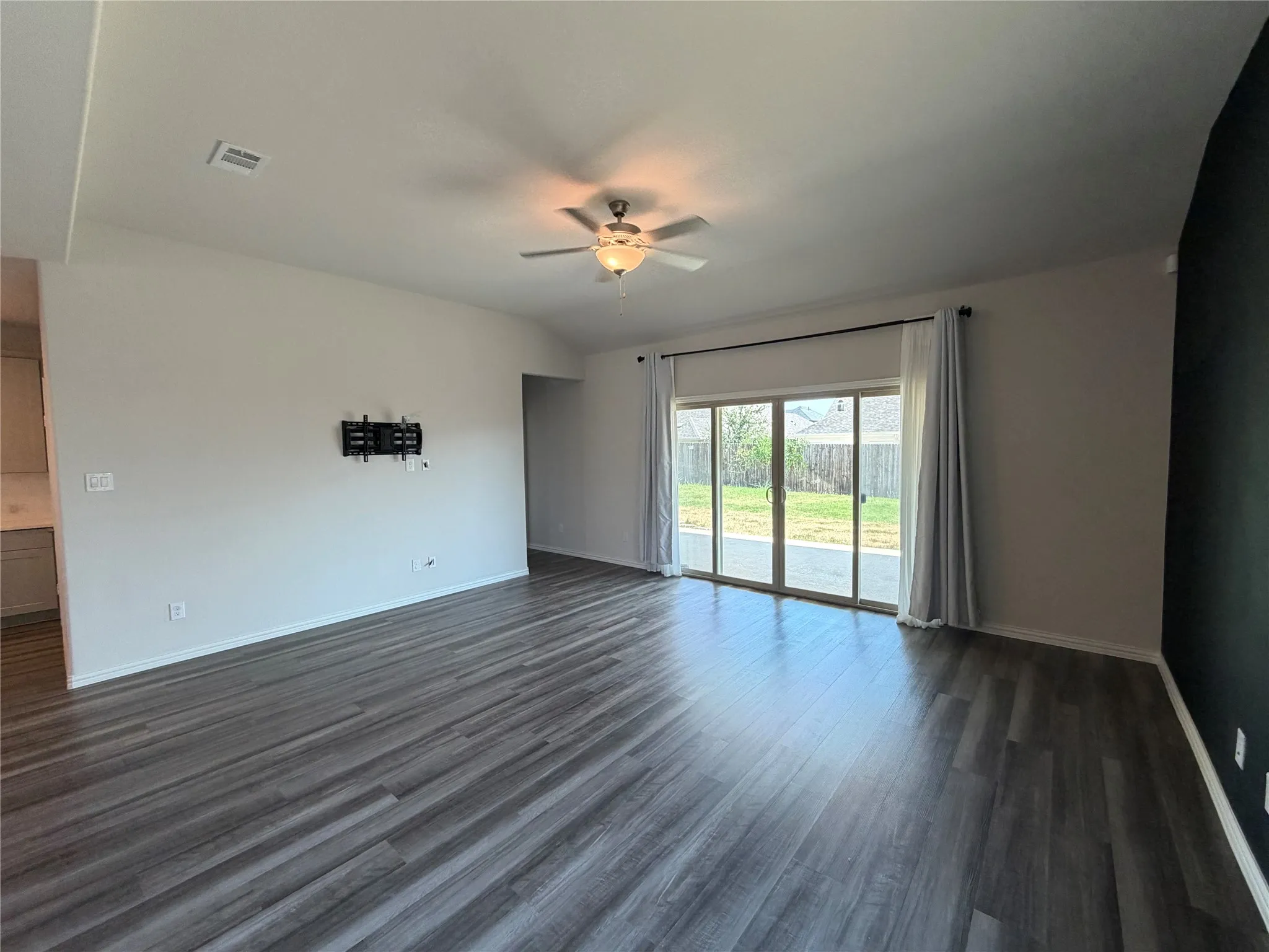 Single Family Residence For Rent in Collin County , 633 Cedar Springs Drive, Princeton, Texas 75407, 4 Bedroom, 4 Bathroom, 2 Garage spaces, 3,102 Sqft, built in 2021, mls#21384769, Real Estate Agent in Princeton, Homes For Rent in Collin county, Homes For Rent in Princeton, Realtor in Princeton Texas, Real Estate Brokerage Independent Realty Texas, Luminita Cordes Realtor