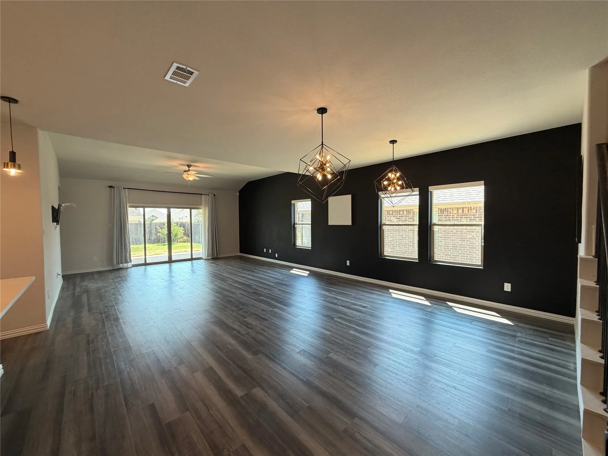 Single Family Residence For Rent in Collin County , 633 Cedar Springs Drive, Princeton, Texas 75407, 4 Bedroom, 4 Bathroom, 2 Garage spaces, 3,102 Sqft, built in 2021, mls#21384769, Real Estate Agent in Princeton, Homes For Rent in Collin county, Homes For Rent in Princeton, Realtor in Princeton Texas, Real Estate Brokerage Independent Realty Texas, Luminita Cordes Realtor