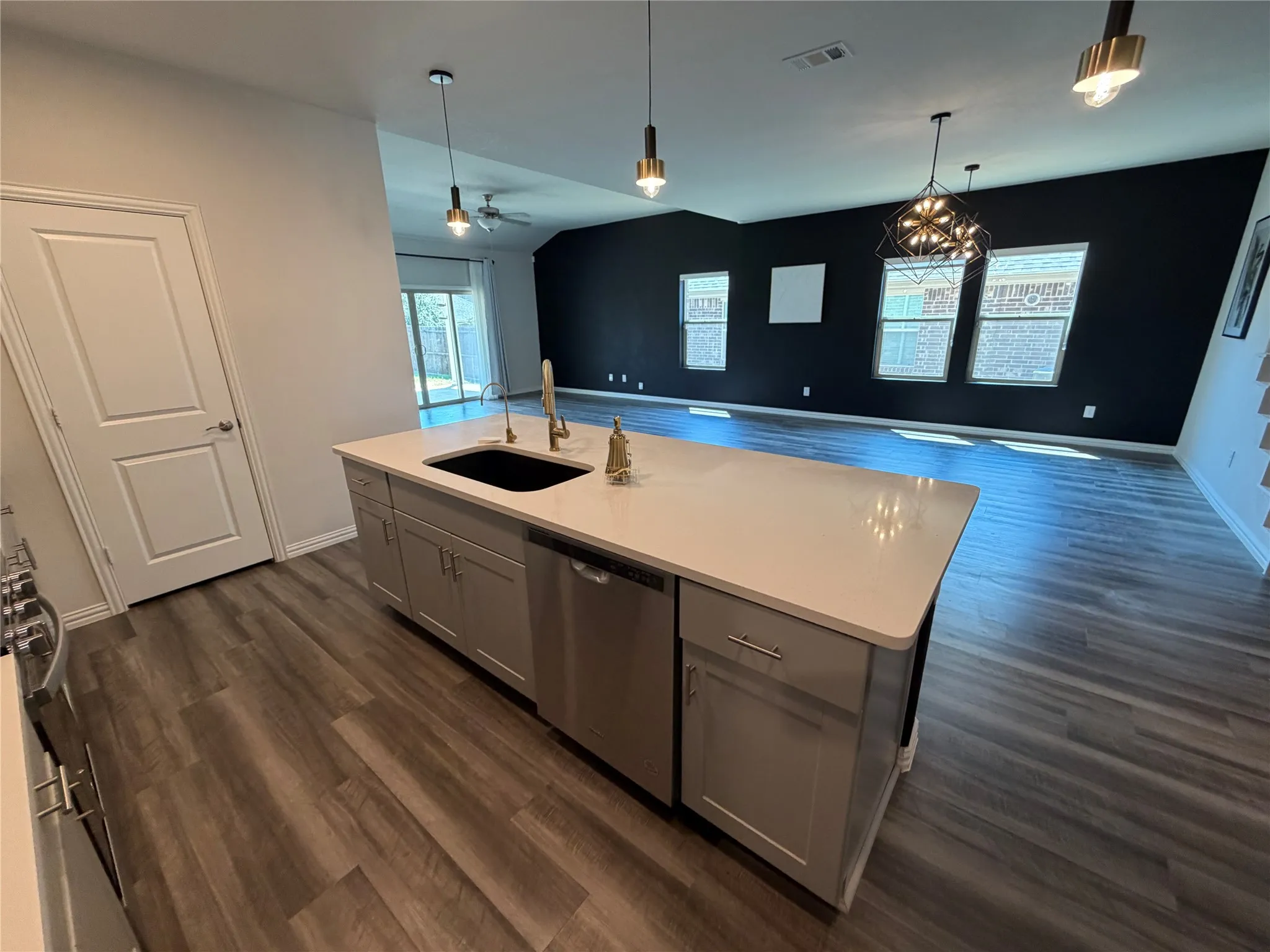 Single Family Residence For Rent in Collin County , 633 Cedar Springs Drive, Princeton, Texas 75407, 4 Bedroom, 4 Bathroom, 2 Garage spaces, 3,102 Sqft, built in 2021, mls#21384769, Real Estate Agent in Princeton, Homes For Rent in Collin county, Homes For Rent in Princeton, Realtor in Princeton Texas, Real Estate Brokerage Independent Realty Texas, Luminita Cordes Realtor