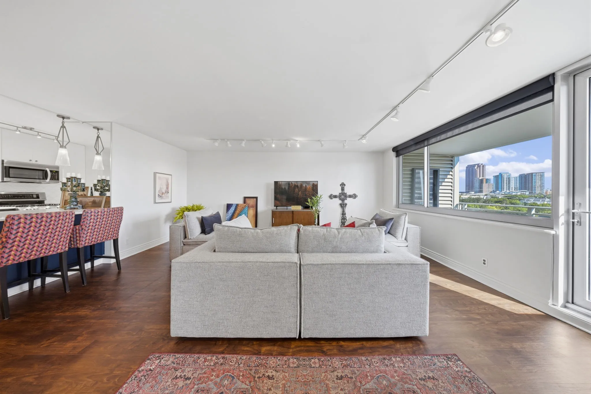 Condominium For Sale in Dallas County , 3883 Turtle Creek Boulevard 909, Dallas, Texas 75219, 1 Bedroom, 1 Bathroom, 1 Garage spaces, 787 Sqft, built in 1963, mls#21384672, Real Estate Agent in Dallas, Homes For Sale in Dallas county, Homes For Sale in Dallas, Realtor in Dallas Texas, Real Estate Brokerage Independent Realty Texas, Luminita Cordes Realtor