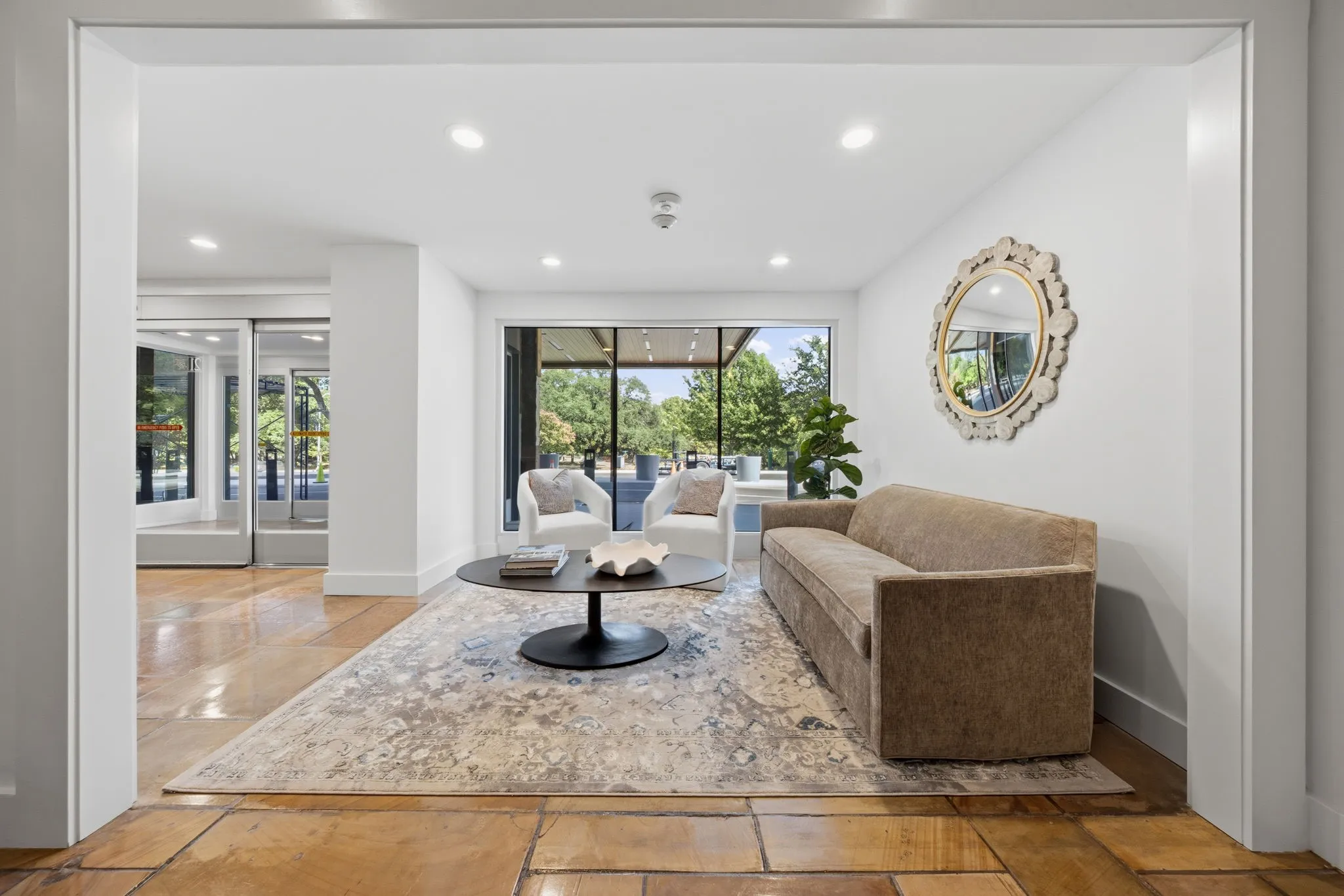 Condominium For Sale in Dallas County , 3883 Turtle Creek Boulevard 909, Dallas, Texas 75219, 1 Bedroom, 1 Bathroom, 1 Garage spaces, 787 Sqft, built in 1963, mls#21384672, Real Estate Agent in Dallas, Homes For Sale in Dallas county, Homes For Sale in Dallas, Realtor in Dallas Texas, Real Estate Brokerage Independent Realty Texas, Luminita Cordes Realtor
