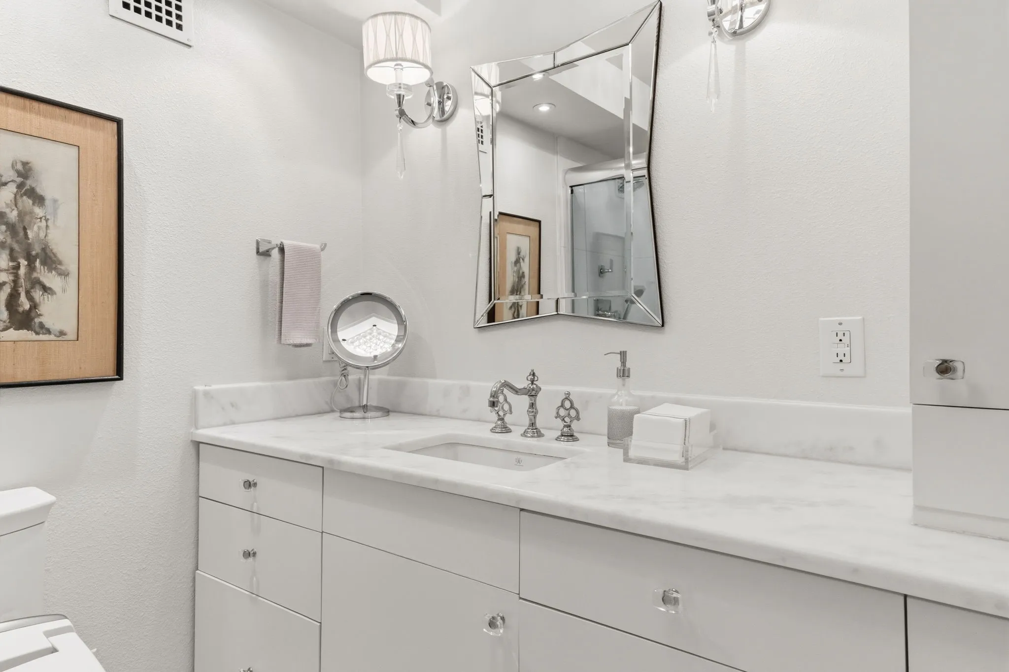 Condominium For Sale in Dallas County , 3883 Turtle Creek Boulevard 909, Dallas, Texas 75219, 1 Bedroom, 1 Bathroom, 1 Garage spaces, 787 Sqft, built in 1963, mls#21384672, Real Estate Agent in Dallas, Homes For Sale in Dallas county, Homes For Sale in Dallas, Realtor in Dallas Texas, Real Estate Brokerage Independent Realty Texas, Luminita Cordes Realtor