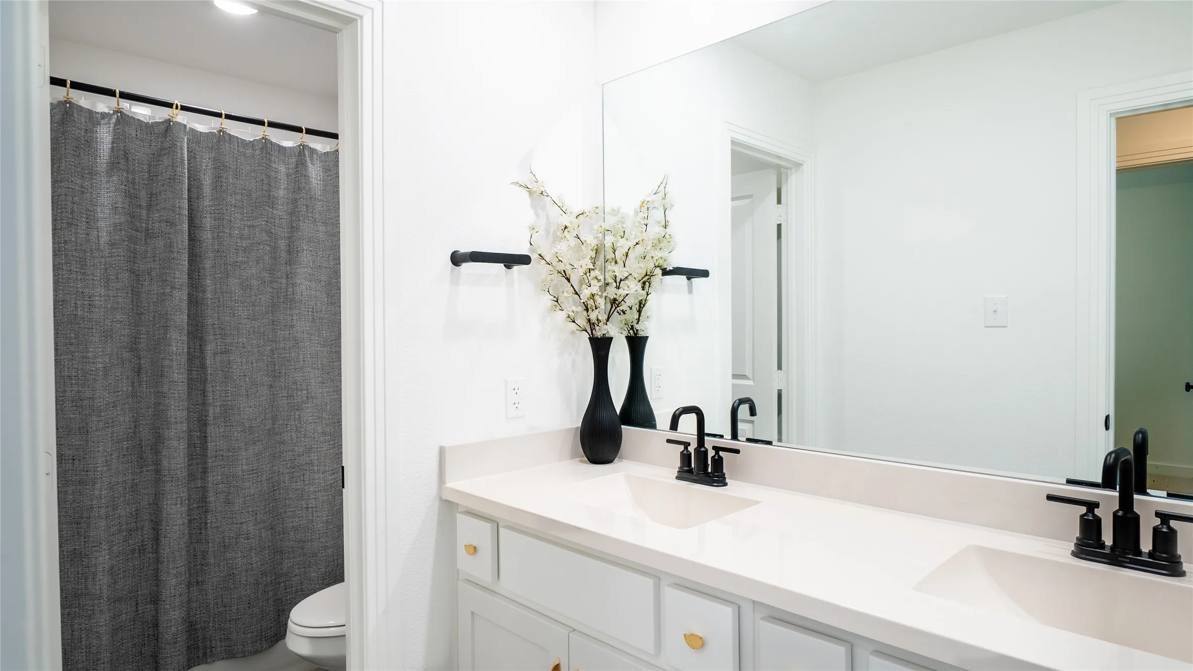 Single Family Residence For Sale in Collin County , 8545 Brookhaven Drive, Mc Kinney, Texas 75071, 4 Bedroom, 3 Bathroom, 2 Garage spaces, 2,441 Sqft, built in 2023, mls#21384774, Real Estate Agent in Mc Kinney, Homes For Sale in Collin county, Homes For Sale in Mc Kinney, Realtor in Mc Kinney Texas, Real Estate Brokerage Independent Realty Texas, Luminita Cordes Realtor