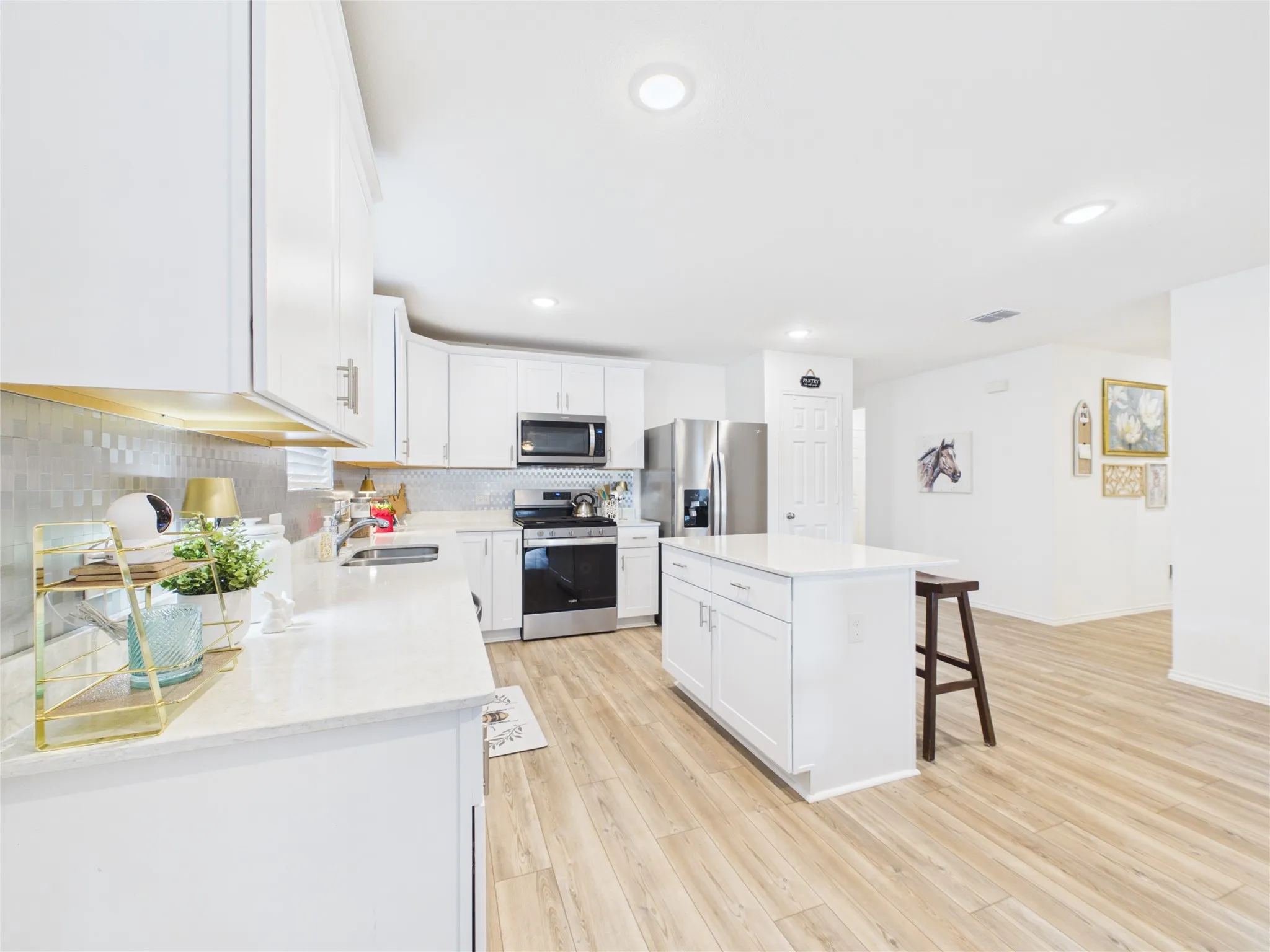 Single Family Residence For Sale in Denton County , 16039 Malaya Street, Haslet, Texas 76052, 4 Bedroom, 3 Bathroom, 2 Garage spaces, 1,938 Sqft, built in 2023, mls#21384700, Real Estate Agent in Haslet, Homes For Sale in Denton county, Homes For Sale in Haslet, Realtor in Haslet Texas, Real Estate Brokerage Independent Realty Texas, Luminita Cordes Realtor
