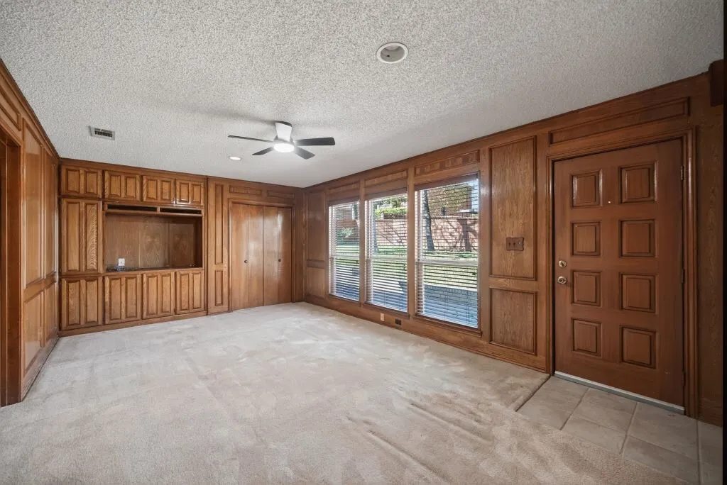 Single Family Residence For Sale in Tarrant County , 1800 High Vista Court, Fort Worth, Texas 76112, 4 Bedroom, 3 Bathroom, 2 Garage spaces, 2,625 Sqft, built in 1979, mls#21384778, Real Estate Agent in Fort Worth, Homes For Sale in Tarrant county, Homes For Sale in Fort Worth, Realtor in Fort Worth Texas, Real Estate Brokerage Independent Realty Texas, Luminita Cordes Realtor