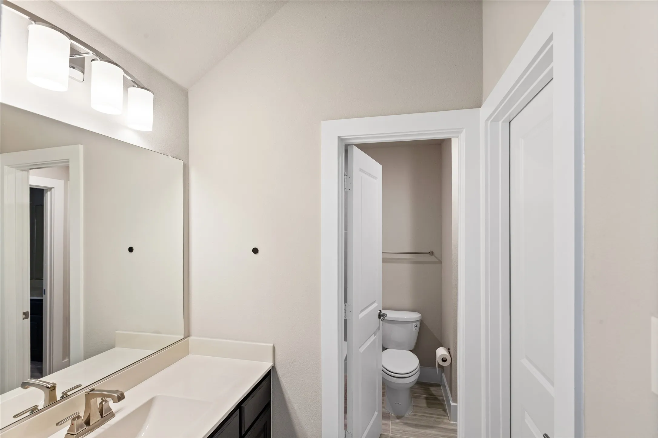 Single Family Residence For Rent in Dallas County , 1938 Silver Creek Lane, Cedar Hill, Texas 75104, 5 Bedroom, 5 Bathroom, 3 Garage spaces, 4,228 Sqft, built in 2024, mls#21384754, Real Estate Agent in Cedar Hill, Homes For Rent in Dallas county, Homes For Rent in Cedar Hill, Realtor in Cedar Hill Texas, Real Estate Brokerage Independent Realty Texas, Luminita Cordes Realtor