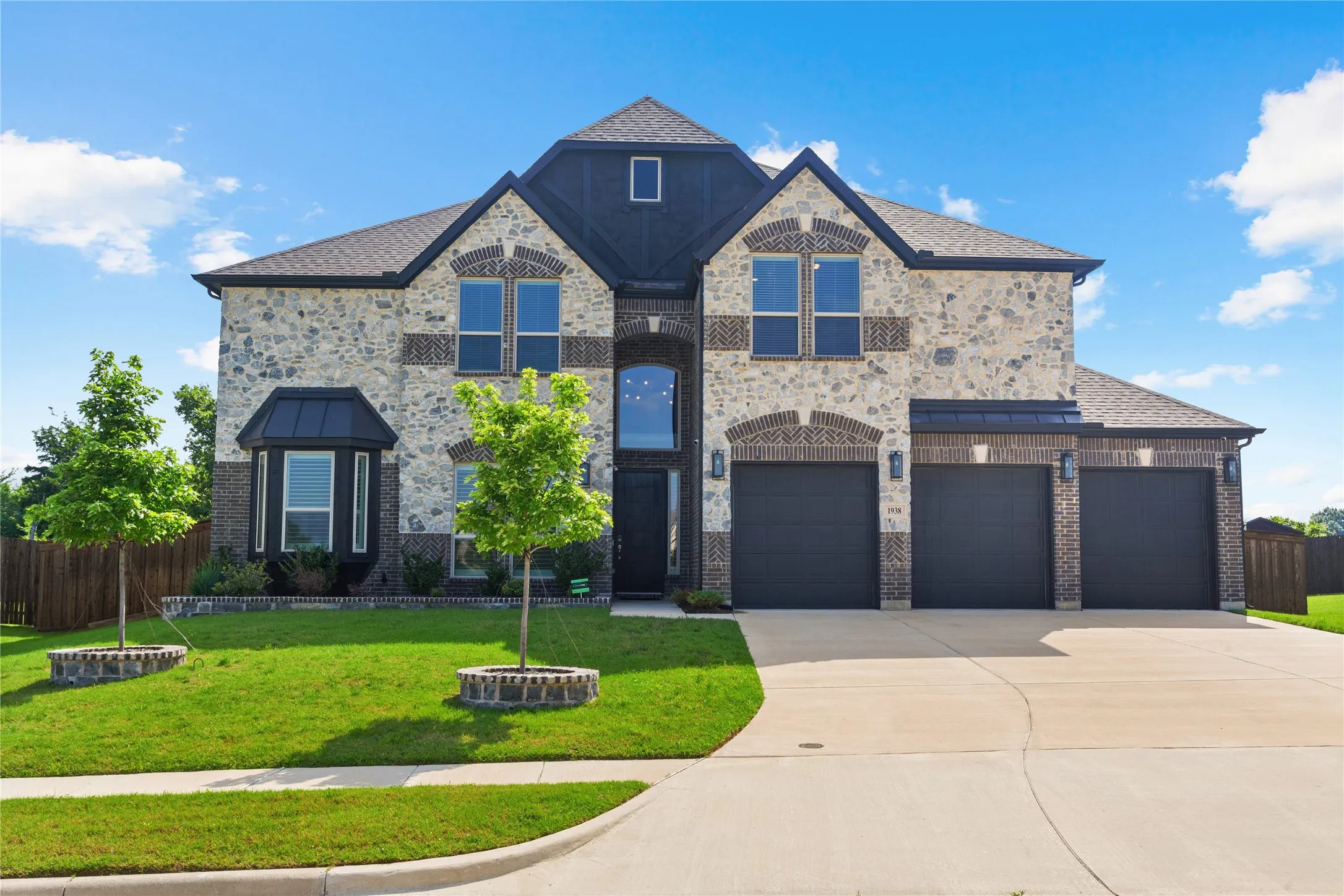 Single Family Residence For Rent in Dallas County , 1938 Silver Creek Lane, Cedar Hill, Texas 75104, 5 Bedroom, 5 Bathroom, 3 Garage spaces, 4,228 Sqft, built in 2024, mls#21384754, Real Estate Agent in Cedar Hill, Homes For Rent in Dallas county, Homes For Rent in Cedar Hill, Realtor in Cedar Hill Texas, Real Estate Brokerage Independent Realty Texas, Luminita Cordes Realtor