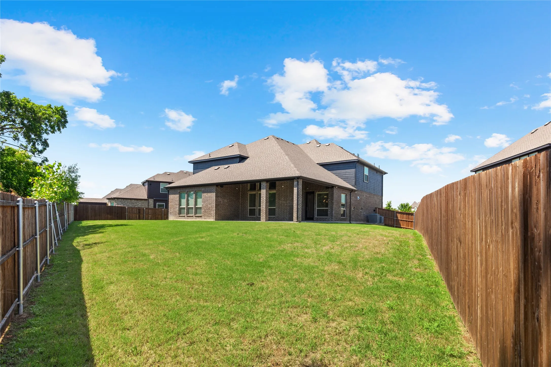 Single Family Residence For Rent in Dallas County , 1938 Silver Creek Lane, Cedar Hill, Texas 75104, 5 Bedroom, 5 Bathroom, 3 Garage spaces, 4,228 Sqft, built in 2024, mls#21384754, Real Estate Agent in Cedar Hill, Homes For Rent in Dallas county, Homes For Rent in Cedar Hill, Realtor in Cedar Hill Texas, Real Estate Brokerage Independent Realty Texas, Luminita Cordes Realtor