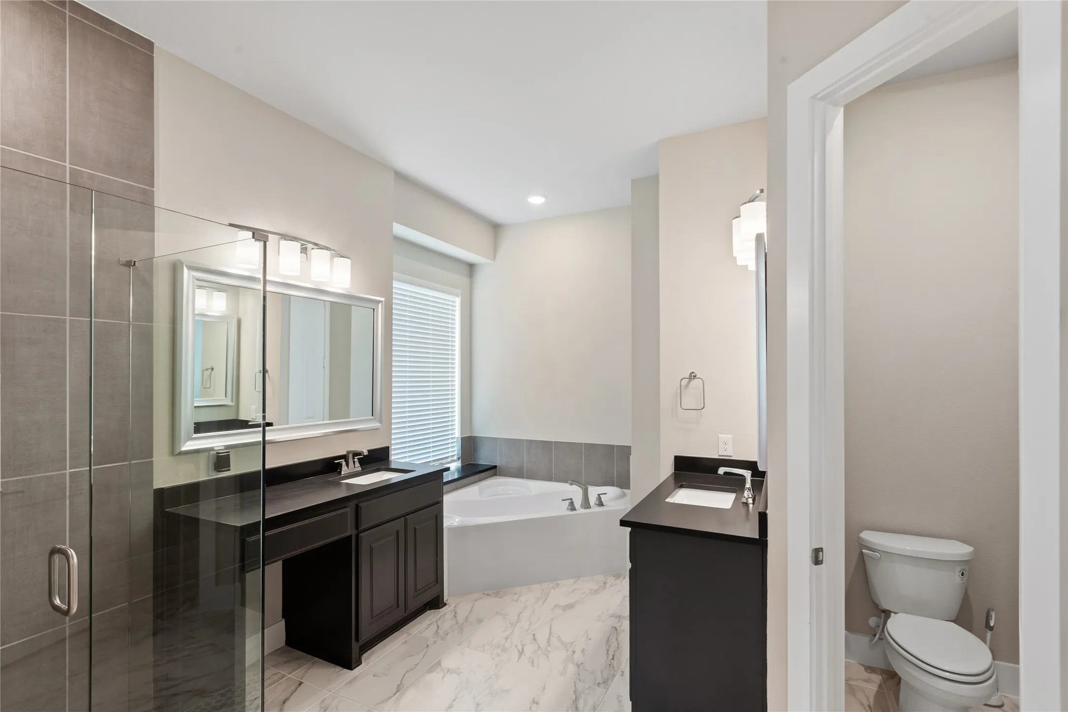 Single Family Residence For Rent in Dallas County , 1938 Silver Creek Lane, Cedar Hill, Texas 75104, 5 Bedroom, 5 Bathroom, 3 Garage spaces, 4,228 Sqft, built in 2024, mls#21384754, Real Estate Agent in Cedar Hill, Homes For Rent in Dallas county, Homes For Rent in Cedar Hill, Realtor in Cedar Hill Texas, Real Estate Brokerage Independent Realty Texas, Luminita Cordes Realtor