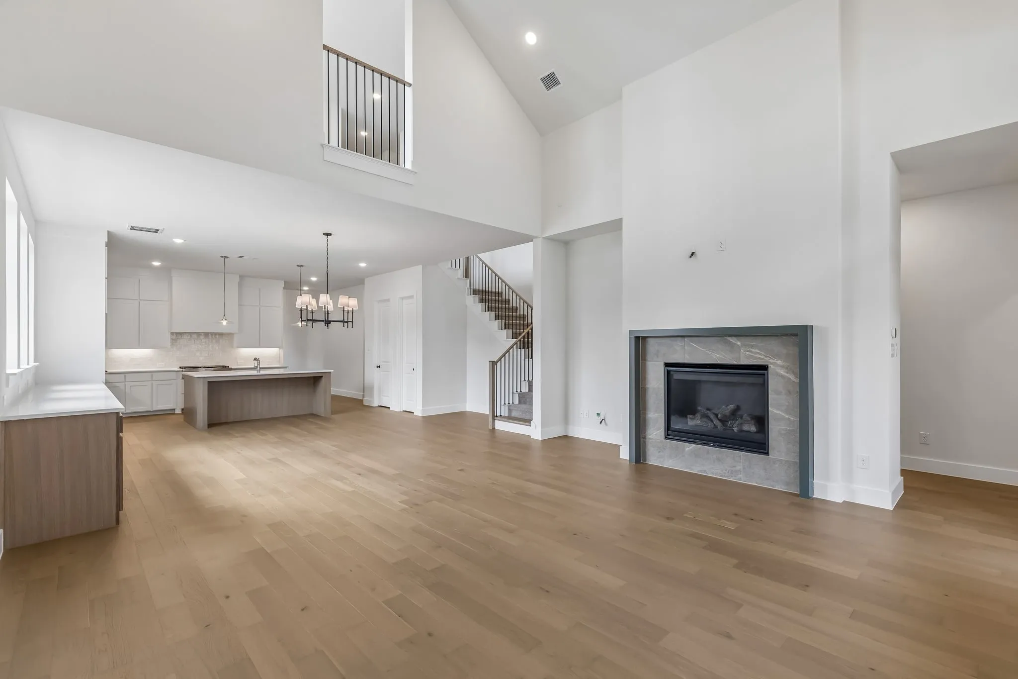 With an open and flowing floor plan designed for entertaining, our Justin plan is an entertainer's dream home!