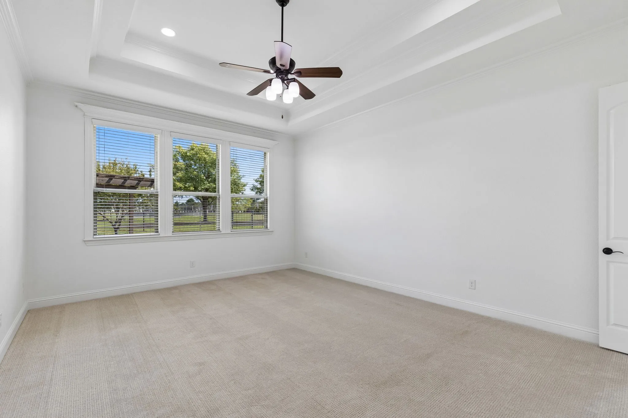 Single Family Residence For Sale in Wise County , 212 W Aurora Vista Trail, Aurora, Texas 76078, 5 Bedroom, 3 Bathroom, 3 Garage spaces, 3,575 Sqft, built in 2016, mls#21383087, Real Estate Agent in Aurora, Homes For Sale in Wise county, Homes For Sale in Aurora, Realtor in Aurora Texas, Real Estate Brokerage Independent Realty Texas, Luminita Cordes Realtor