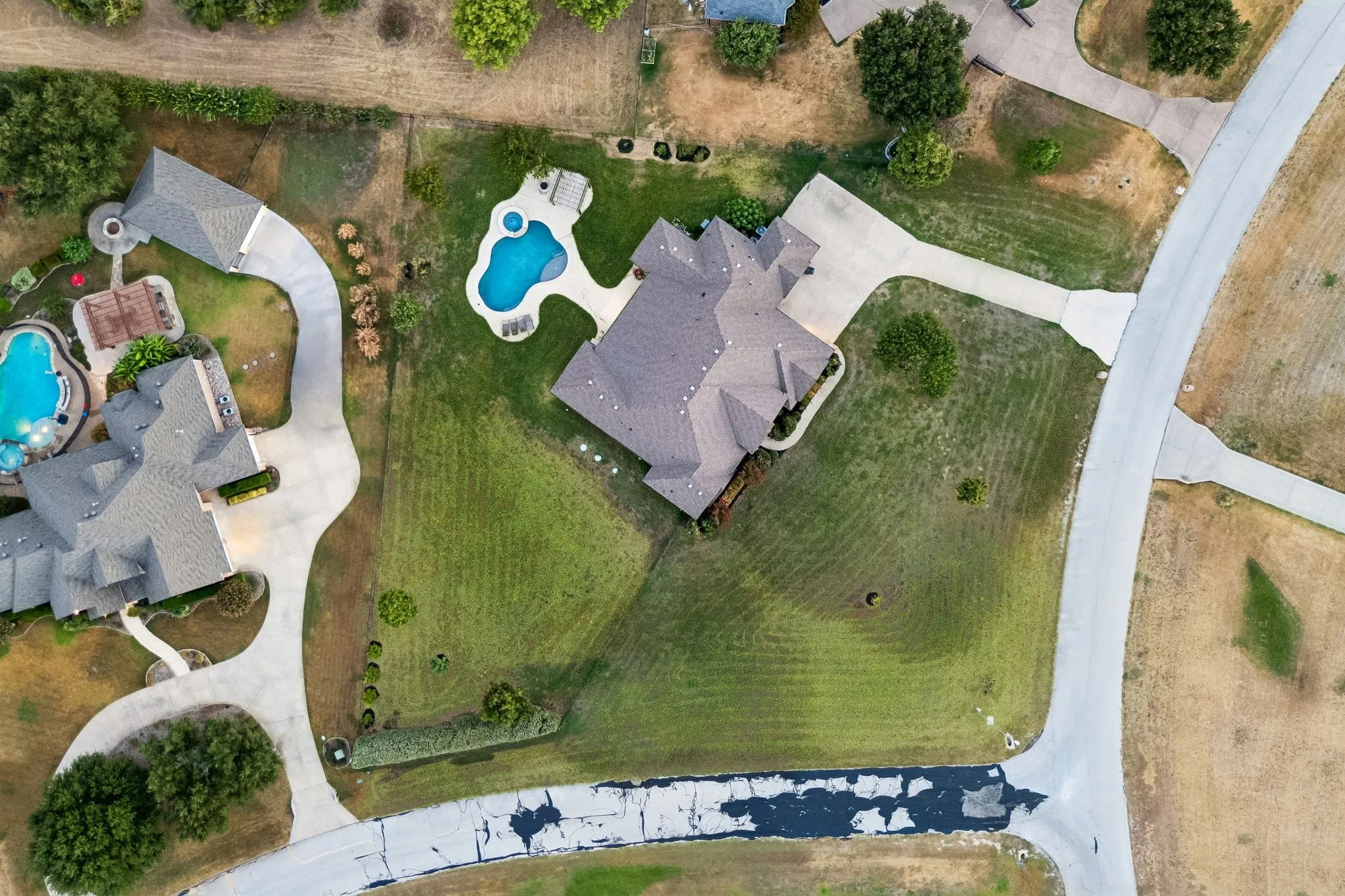 Single Family Residence For Sale in Wise County , 212 W Aurora Vista Trail, Aurora, Texas 76078, 5 Bedroom, 3 Bathroom, 3 Garage spaces, 3,575 Sqft, built in 2016, mls#21383087, Real Estate Agent in Aurora, Homes For Sale in Wise county, Homes For Sale in Aurora, Realtor in Aurora Texas, Real Estate Brokerage Independent Realty Texas, Luminita Cordes Realtor