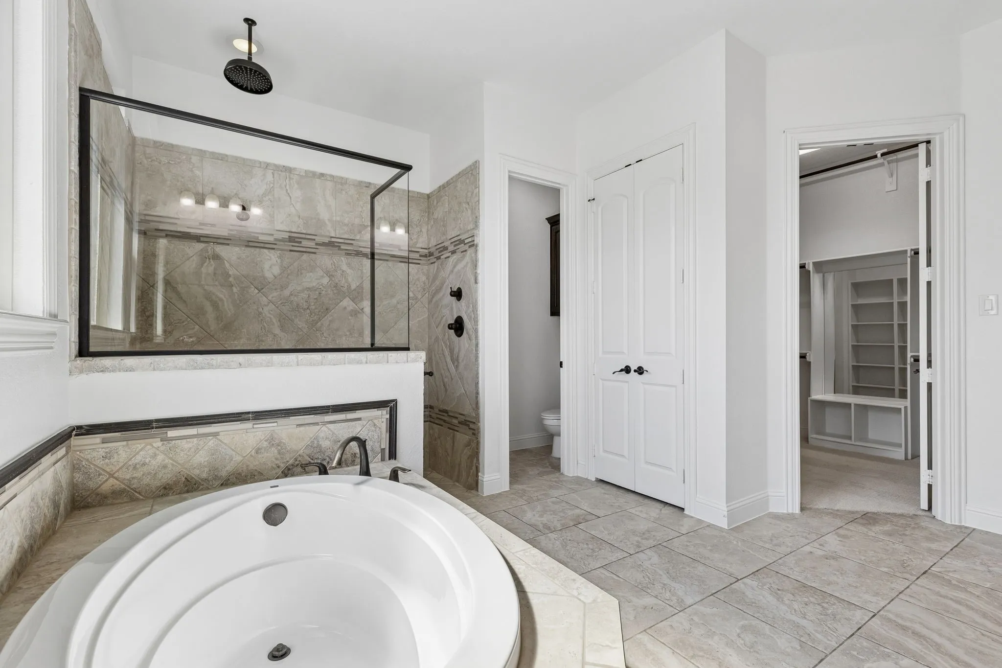 Single Family Residence For Sale in Wise County , 212 W Aurora Vista Trail, Aurora, Texas 76078, 5 Bedroom, 3 Bathroom, 3 Garage spaces, 3,575 Sqft, built in 2016, mls#21383087, Real Estate Agent in Aurora, Homes For Sale in Wise county, Homes For Sale in Aurora, Realtor in Aurora Texas, Real Estate Brokerage Independent Realty Texas, Luminita Cordes Realtor