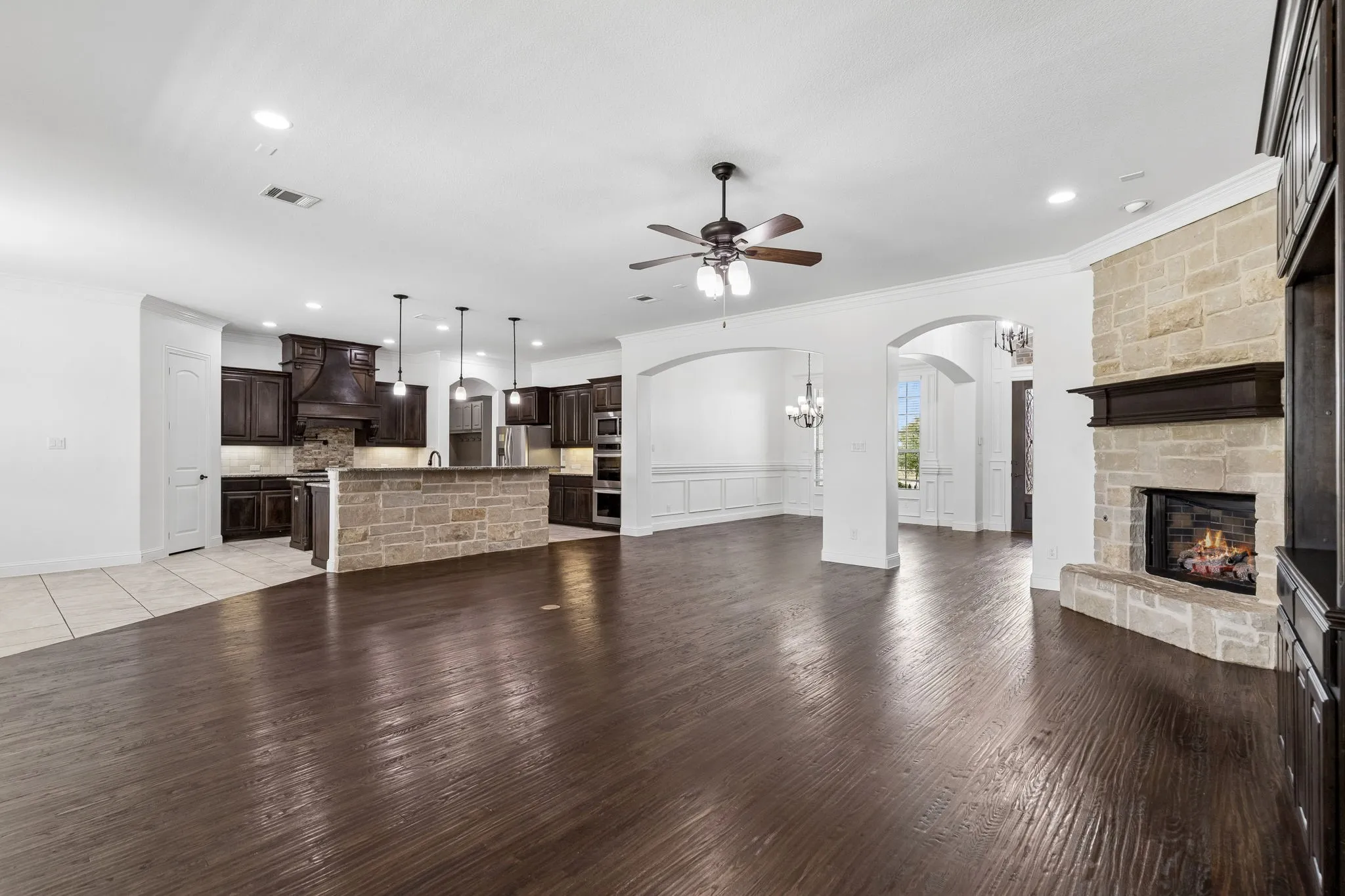 Single Family Residence For Sale in Wise County , 212 W Aurora Vista Trail, Aurora, Texas 76078, 5 Bedroom, 3 Bathroom, 3 Garage spaces, 3,575 Sqft, built in 2016, mls#21383087, Real Estate Agent in Aurora, Homes For Sale in Wise county, Homes For Sale in Aurora, Realtor in Aurora Texas, Real Estate Brokerage Independent Realty Texas, Luminita Cordes Realtor