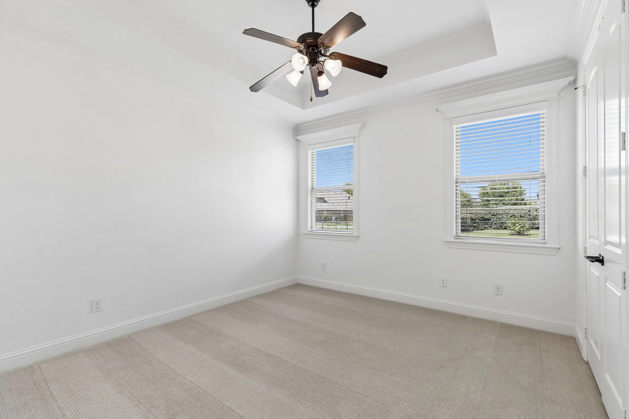 Single Family Residence For Sale in Wise County , 212 W Aurora Vista Trail, Aurora, Texas 76078, 5 Bedroom, 3 Bathroom, 3 Garage spaces, 3,575 Sqft, built in 2016, mls#21383087, Real Estate Agent in Aurora, Homes For Sale in Wise county, Homes For Sale in Aurora, Realtor in Aurora Texas, Real Estate Brokerage Independent Realty Texas, Luminita Cordes Realtor