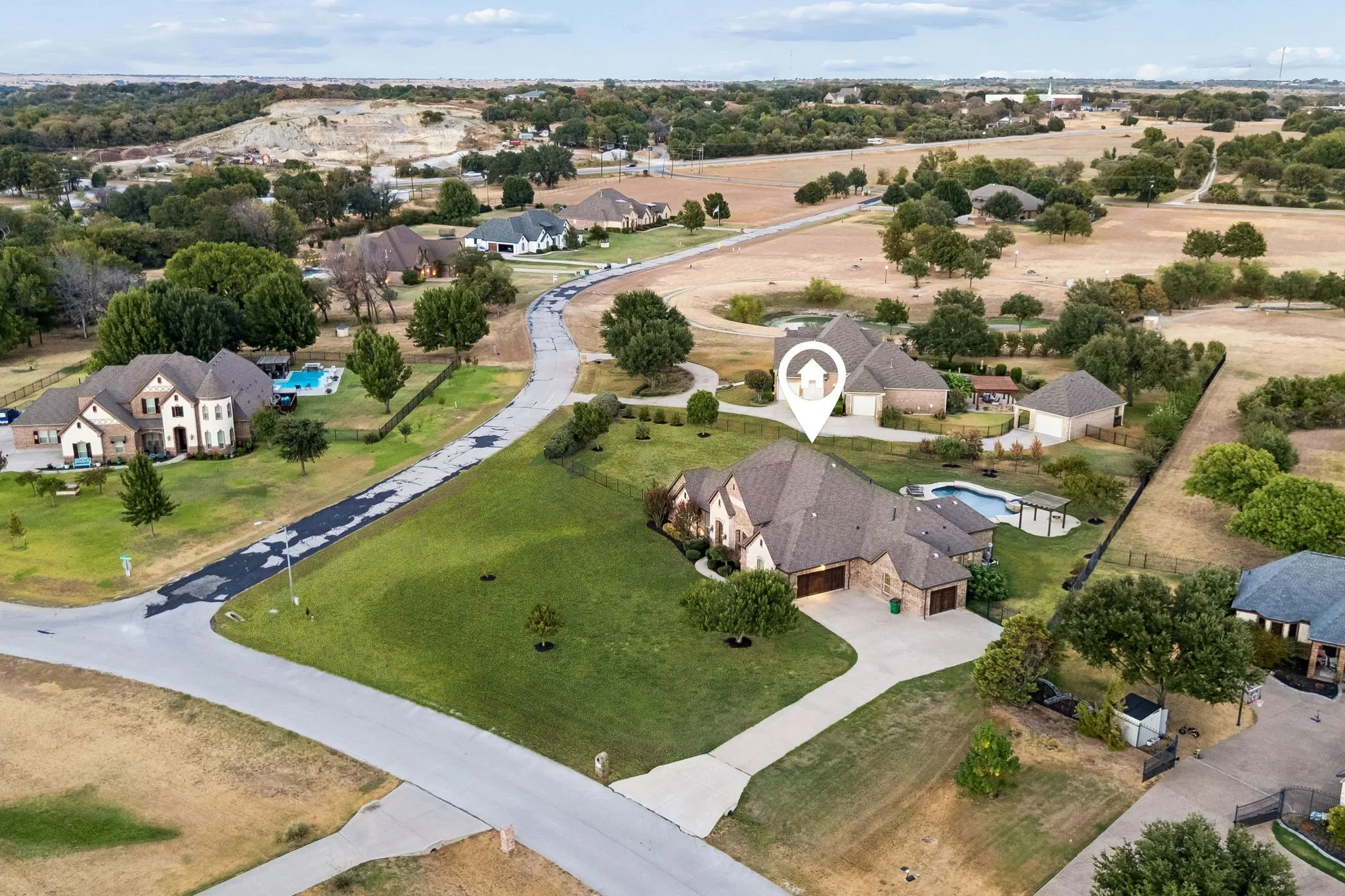 Single Family Residence For Sale in Wise County , 212 W Aurora Vista Trail, Aurora, Texas 76078, 5 Bedroom, 3 Bathroom, 3 Garage spaces, 3,575 Sqft, built in 2016, mls#21383087, Real Estate Agent in Aurora, Homes For Sale in Wise county, Homes For Sale in Aurora, Realtor in Aurora Texas, Real Estate Brokerage Independent Realty Texas, Luminita Cordes Realtor