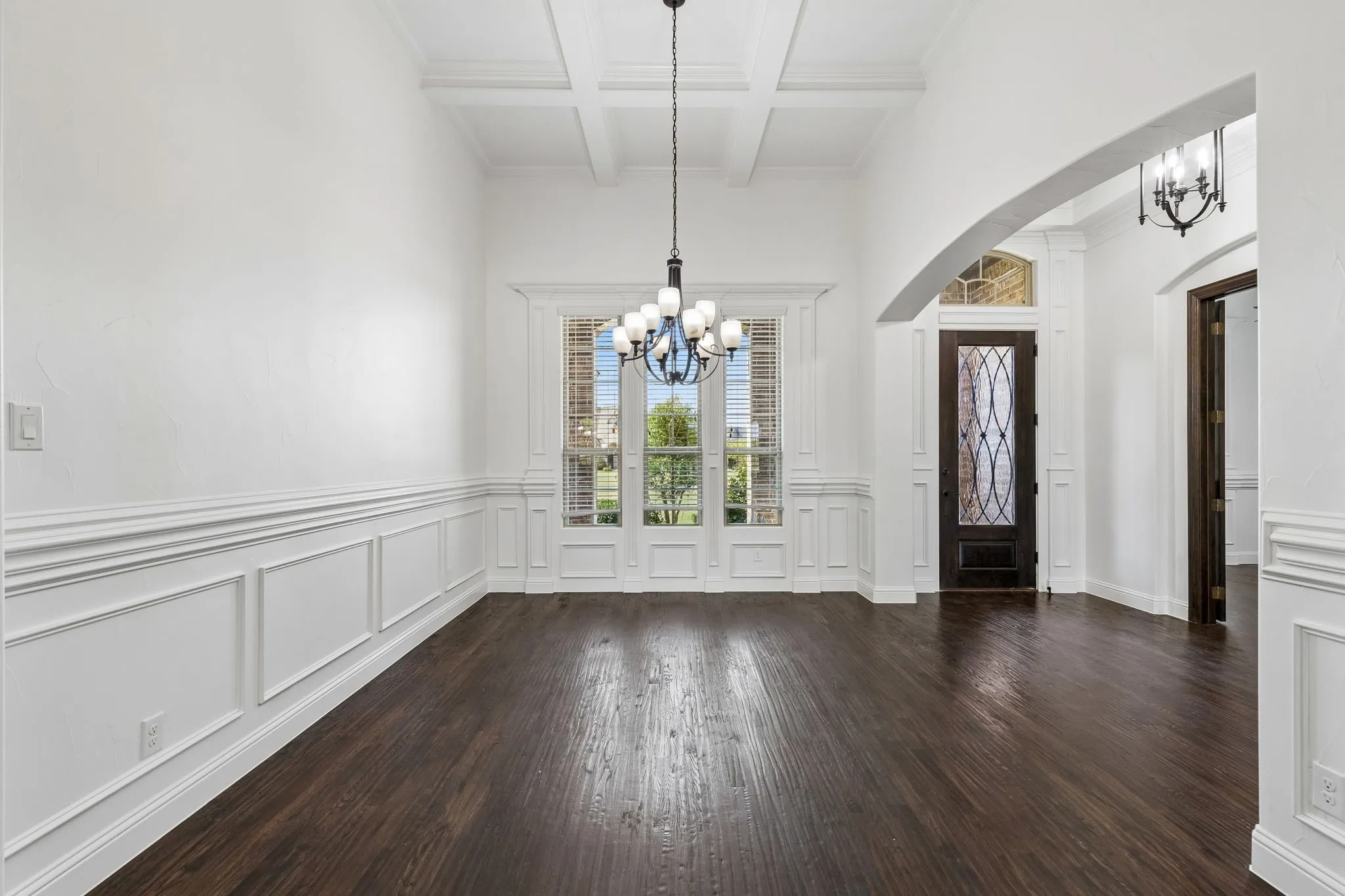 Single Family Residence For Sale in Wise County , 212 W Aurora Vista Trail, Aurora, Texas 76078, 5 Bedroom, 3 Bathroom, 3 Garage spaces, 3,575 Sqft, built in 2016, mls#21383087, Real Estate Agent in Aurora, Homes For Sale in Wise county, Homes For Sale in Aurora, Realtor in Aurora Texas, Real Estate Brokerage Independent Realty Texas, Luminita Cordes Realtor