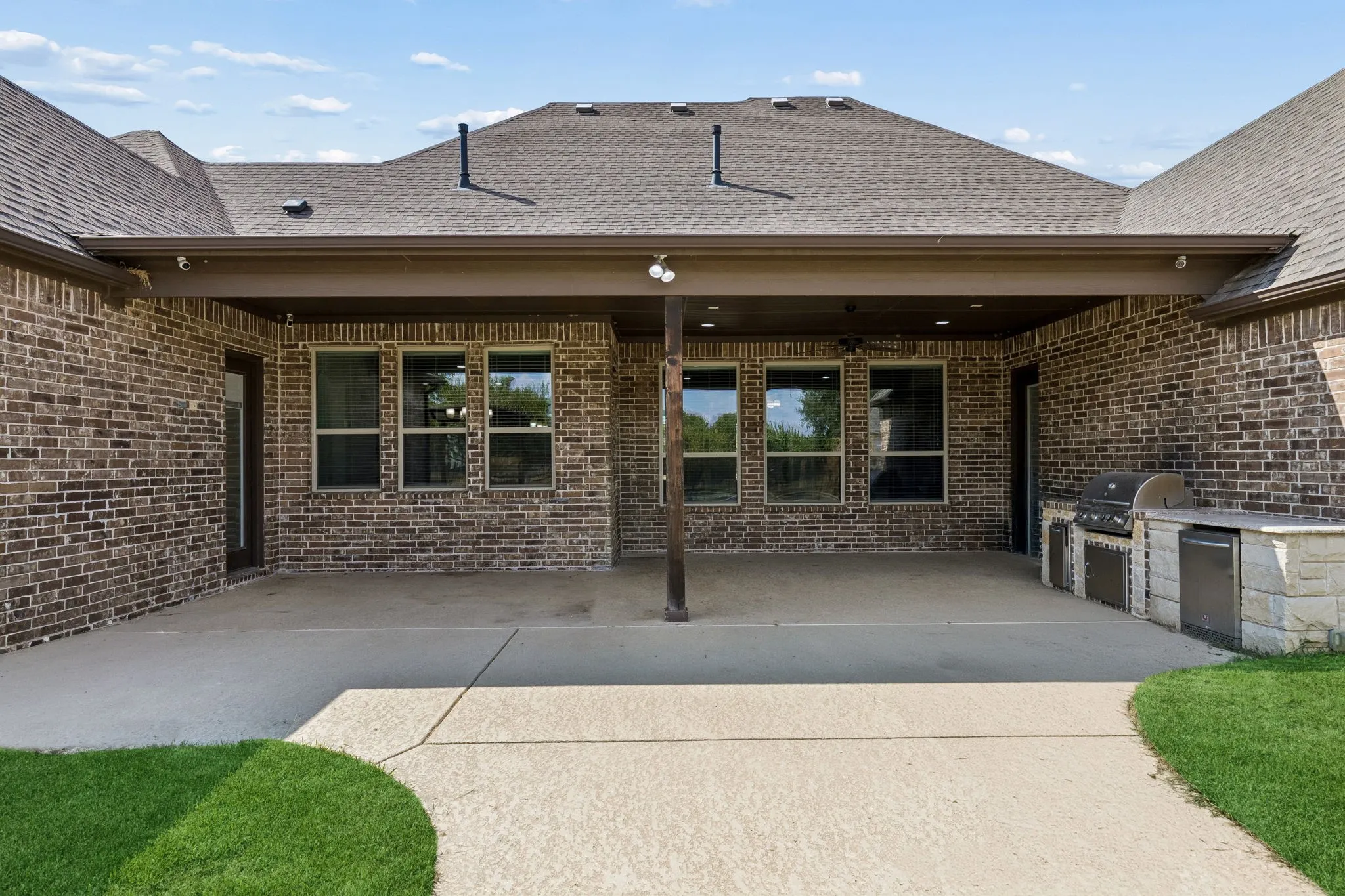 Single Family Residence For Sale in Wise County , 212 W Aurora Vista Trail, Aurora, Texas 76078, 5 Bedroom, 3 Bathroom, 3 Garage spaces, 3,575 Sqft, built in 2016, mls#21383087, Real Estate Agent in Aurora, Homes For Sale in Wise county, Homes For Sale in Aurora, Realtor in Aurora Texas, Real Estate Brokerage Independent Realty Texas, Luminita Cordes Realtor